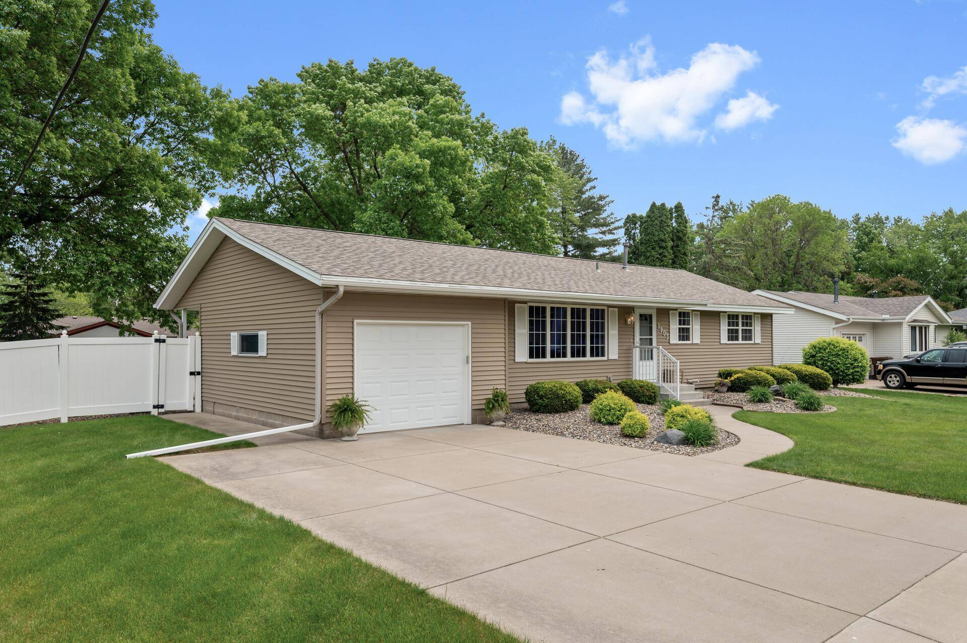 Hastings, MN 55033,1903 Edgewood LN