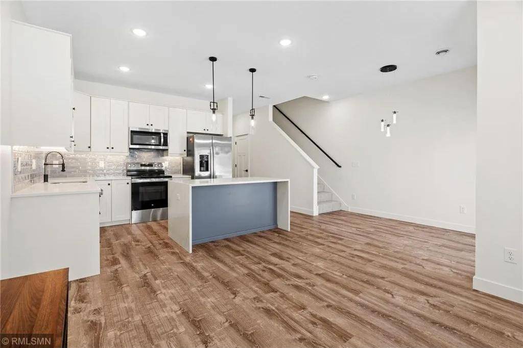 New Richmond, WI 54017,425 W 8th ST ##23