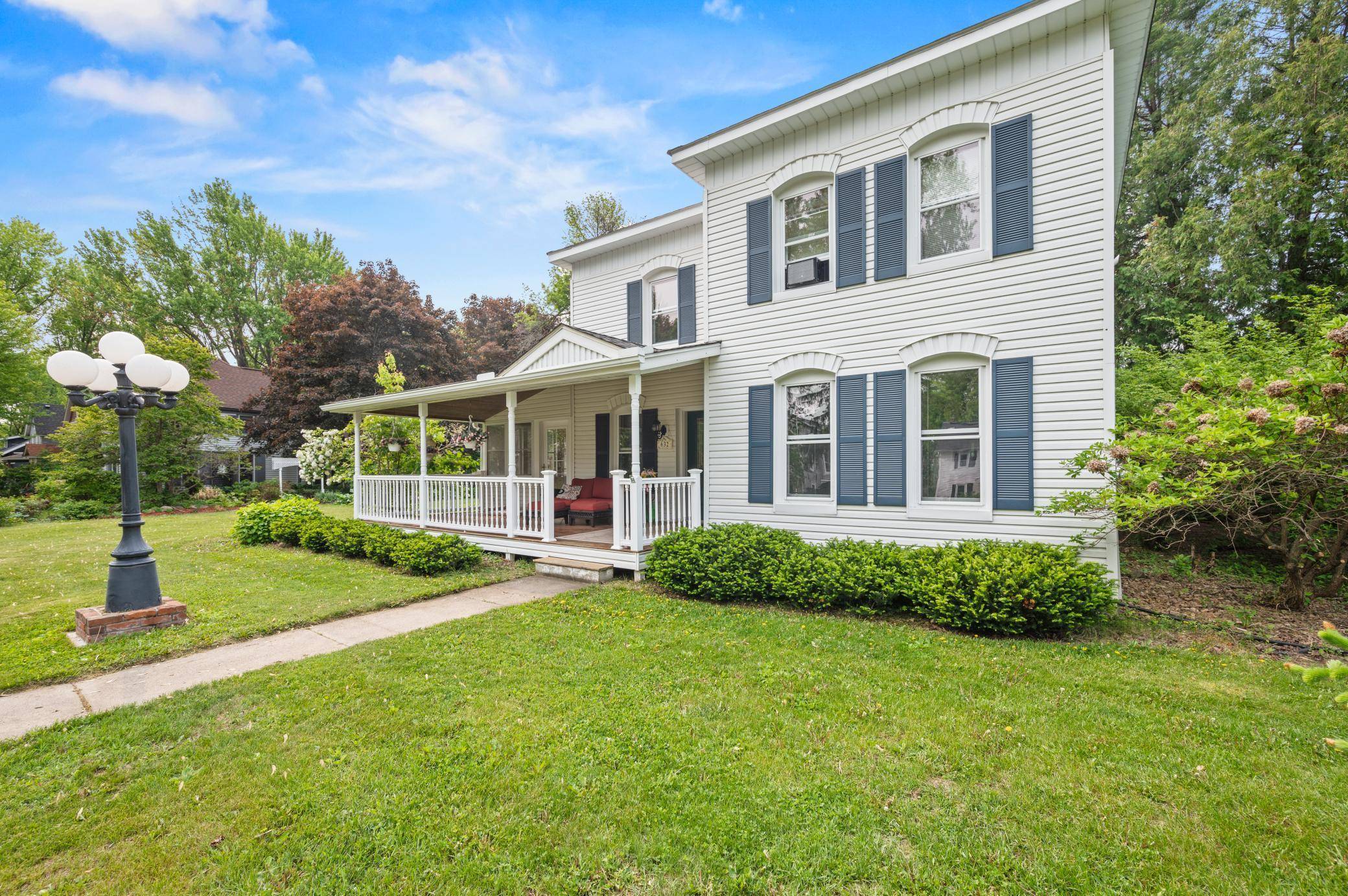 New Richmond, WI 54017,632 E 2nd ST