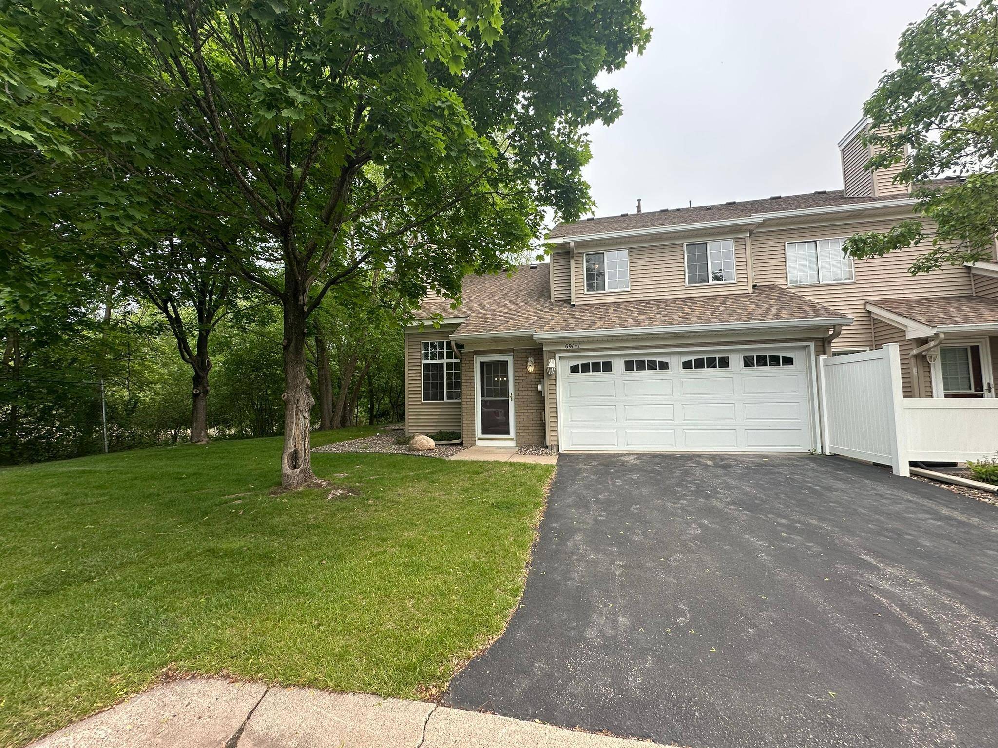 Coon Rapids, MN 55433,691 85th LN NW #1