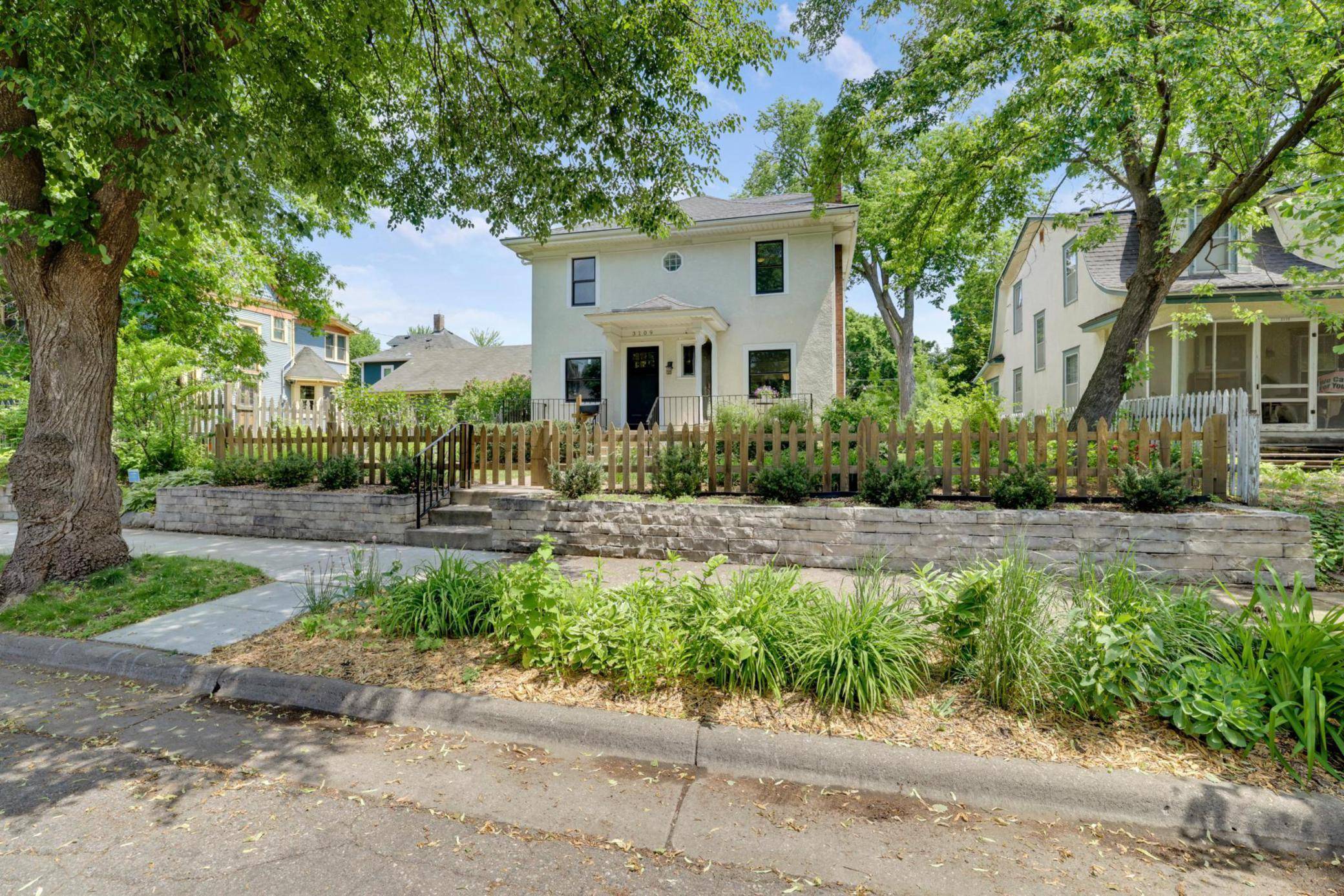 Minneapolis, MN 55408,3109 James AVE S