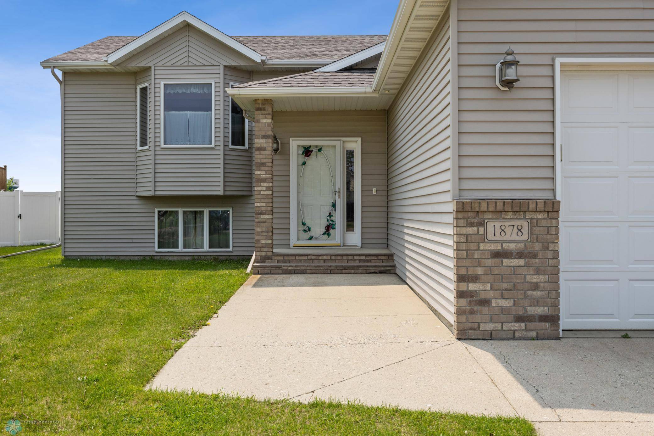 West Fargo, ND 58078,1878 10th ST W
