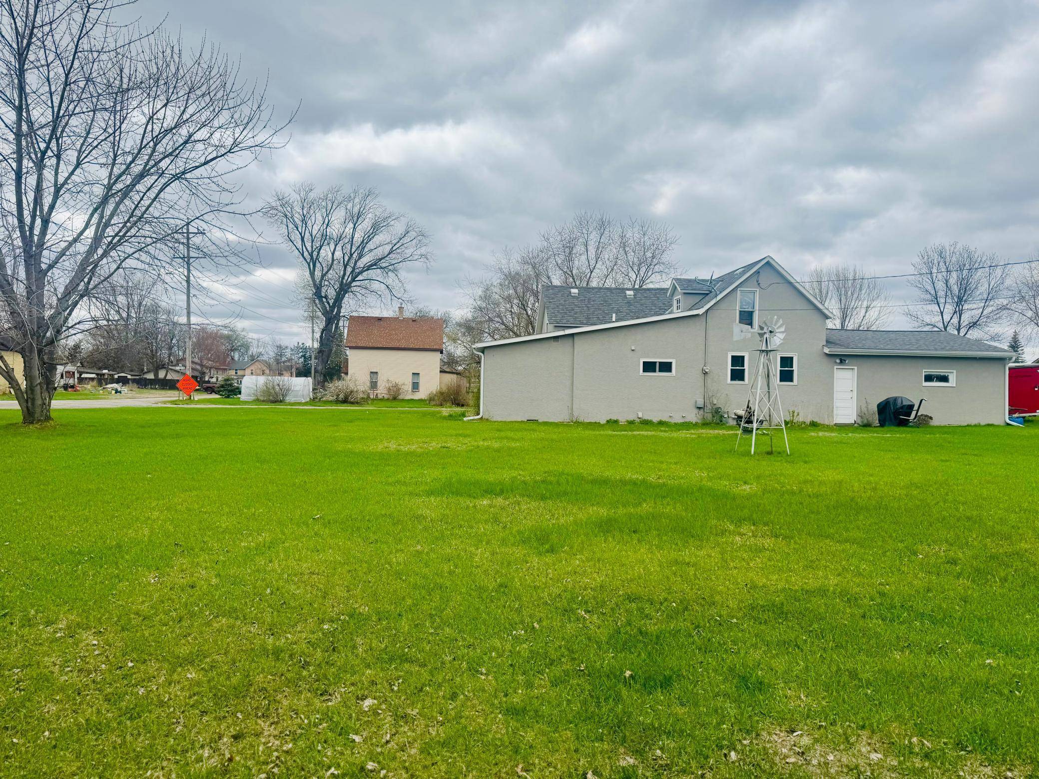 Little Falls, MN 56345,802 5th ST NE