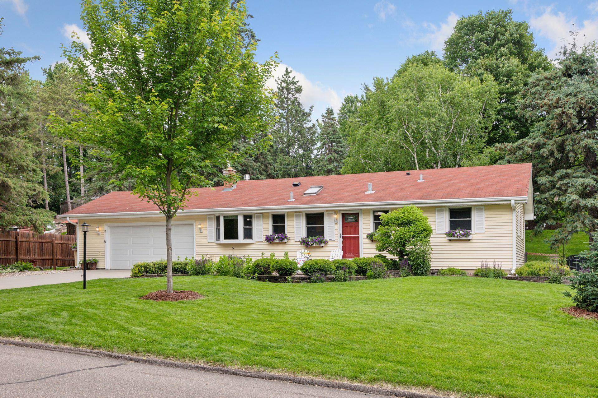 Minnetonka, MN 55345,3933 Dartmouth DR