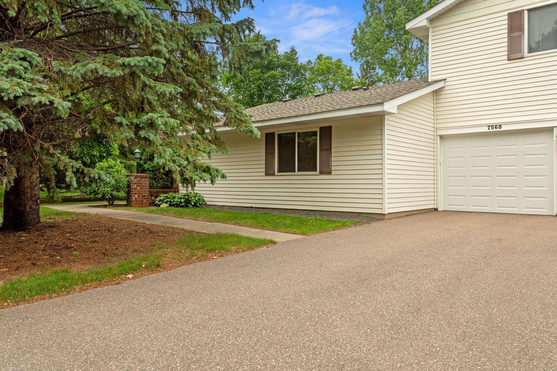 Oakdale, MN 55128,7568 15th Street LN N