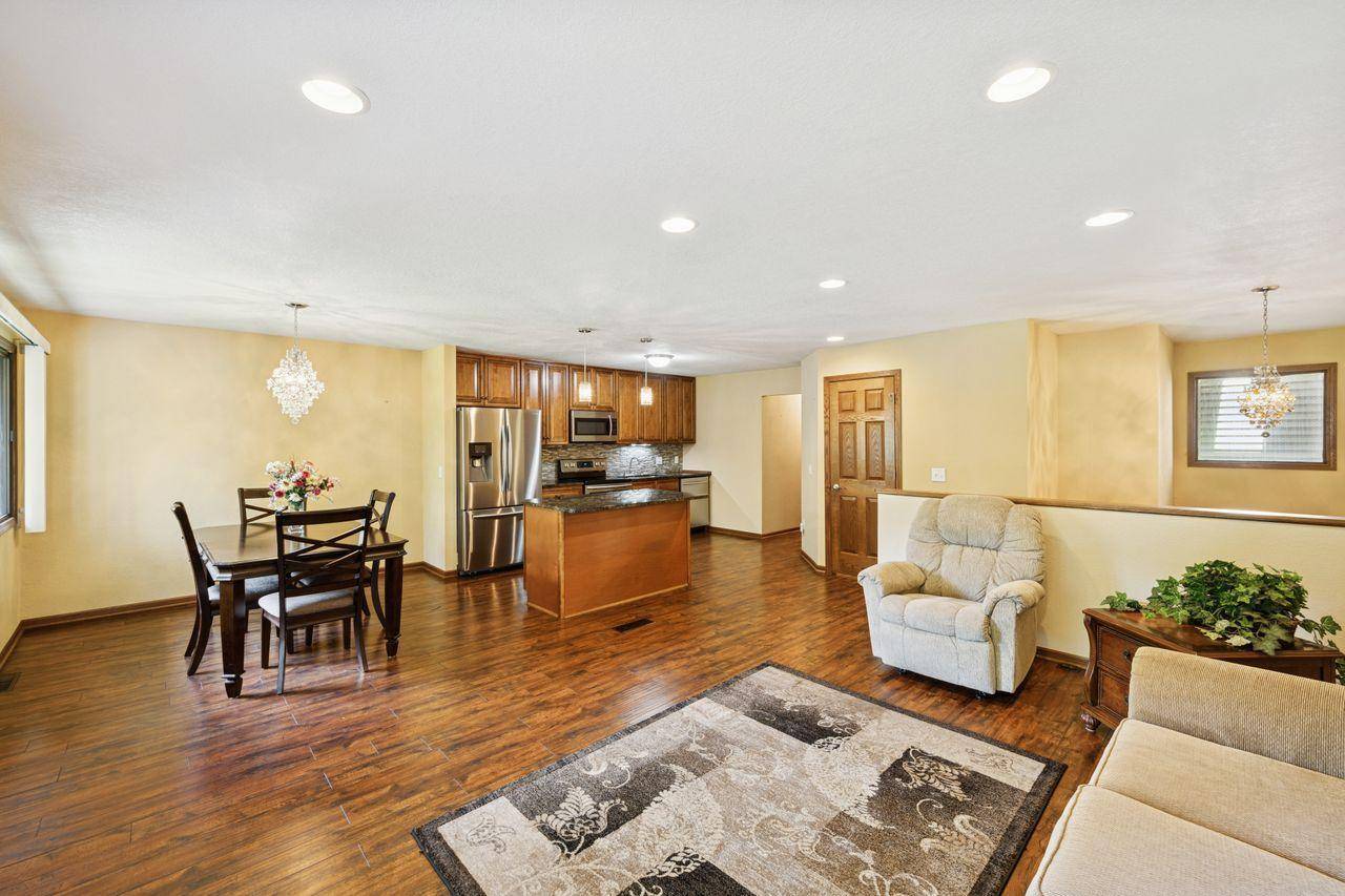 Hastings, MN 55033,1427 4th ST W