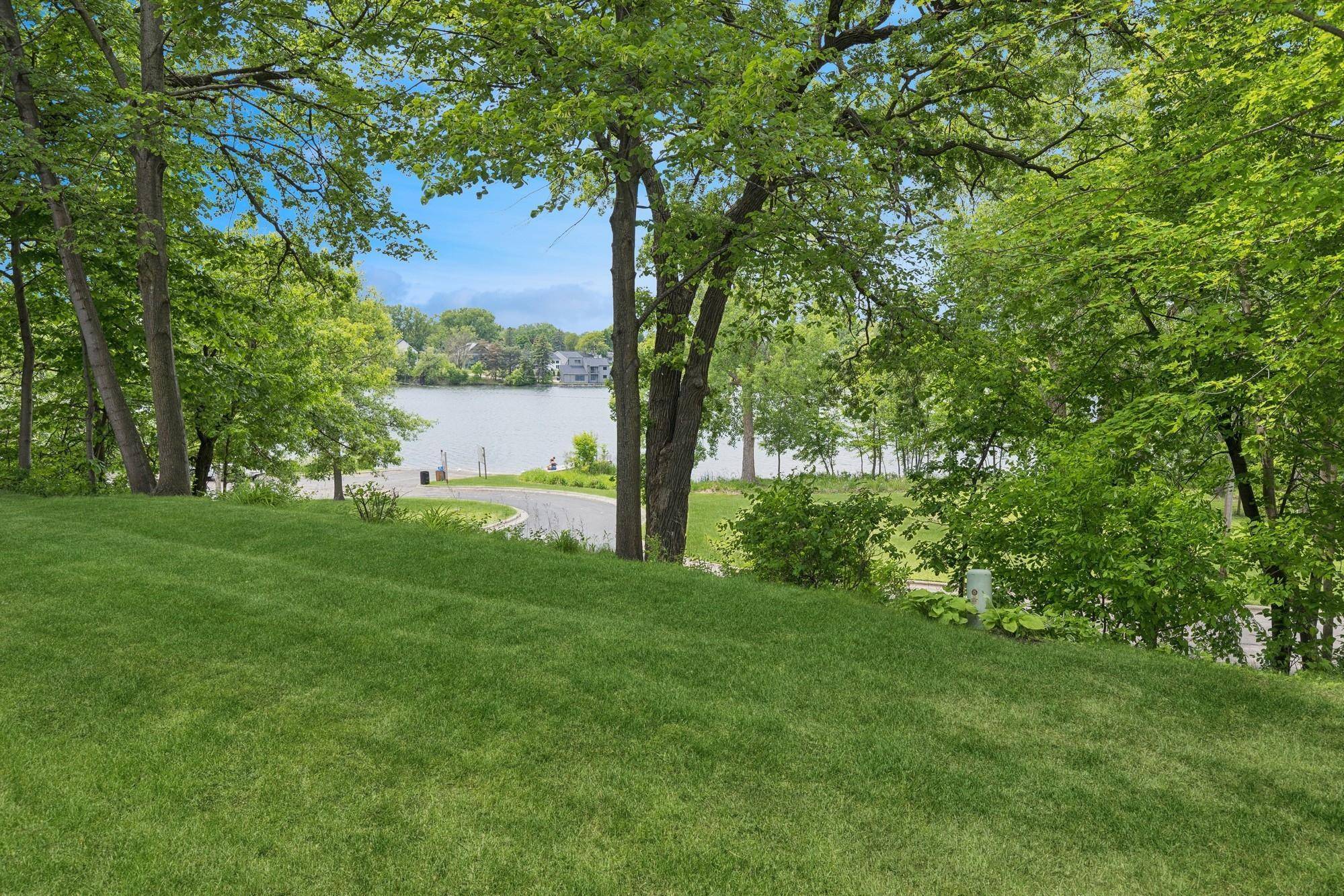 Roseville, MN 55113,1876 Shady Beach AVE