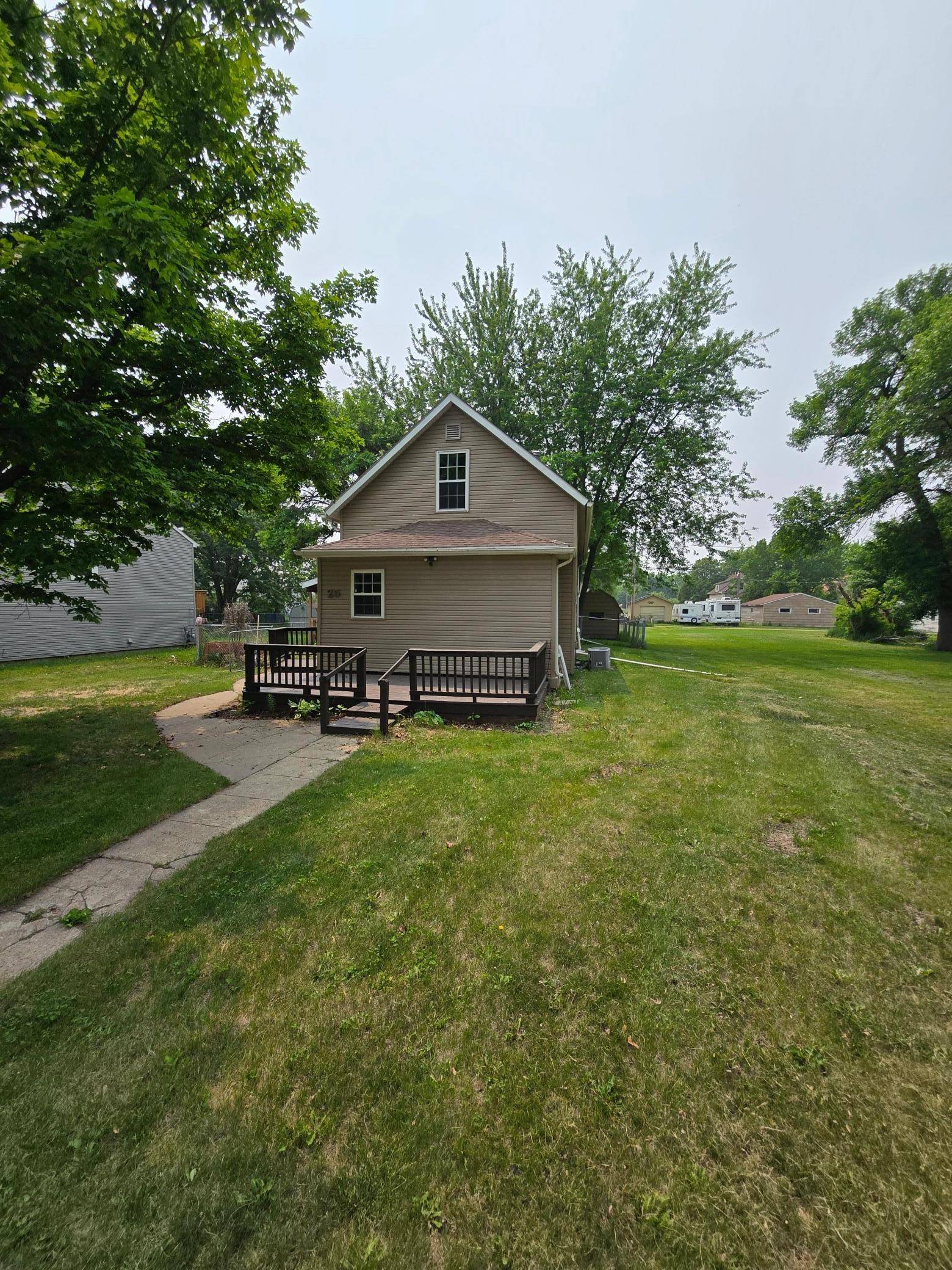 Tracy, MN 56175,25 Morgan ST