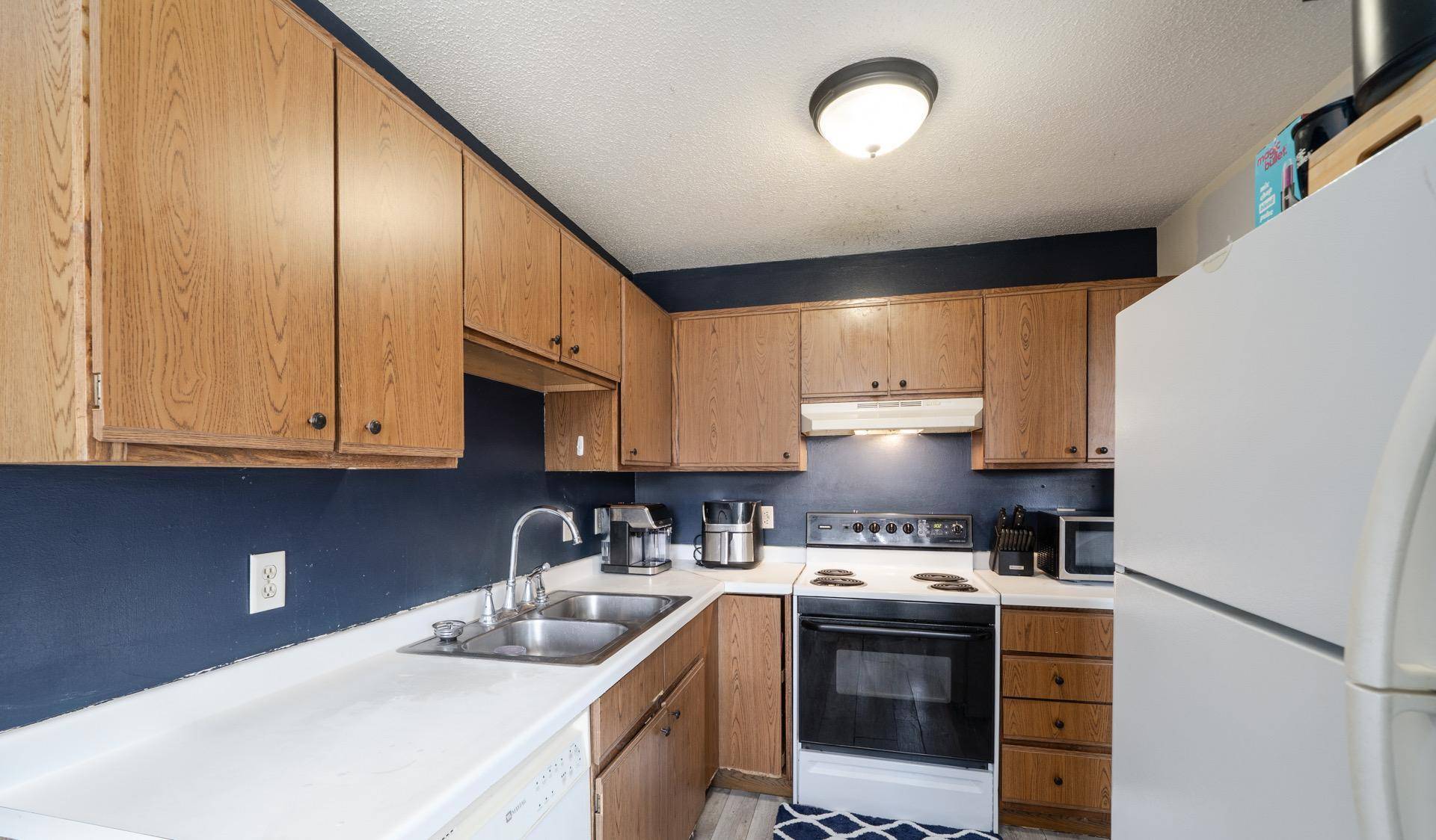 Oakdale, MN 55128,4518 Helena RD N