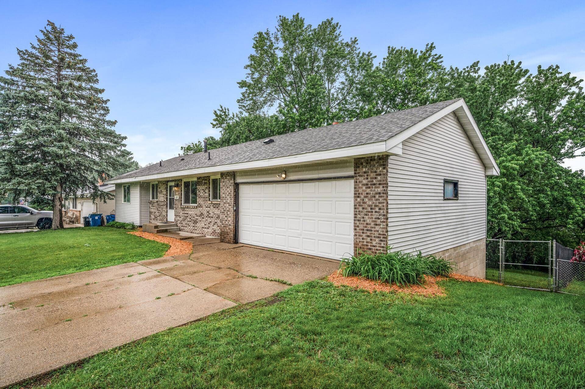 Shakopee, MN 55379,1691 Shakopee AVE E