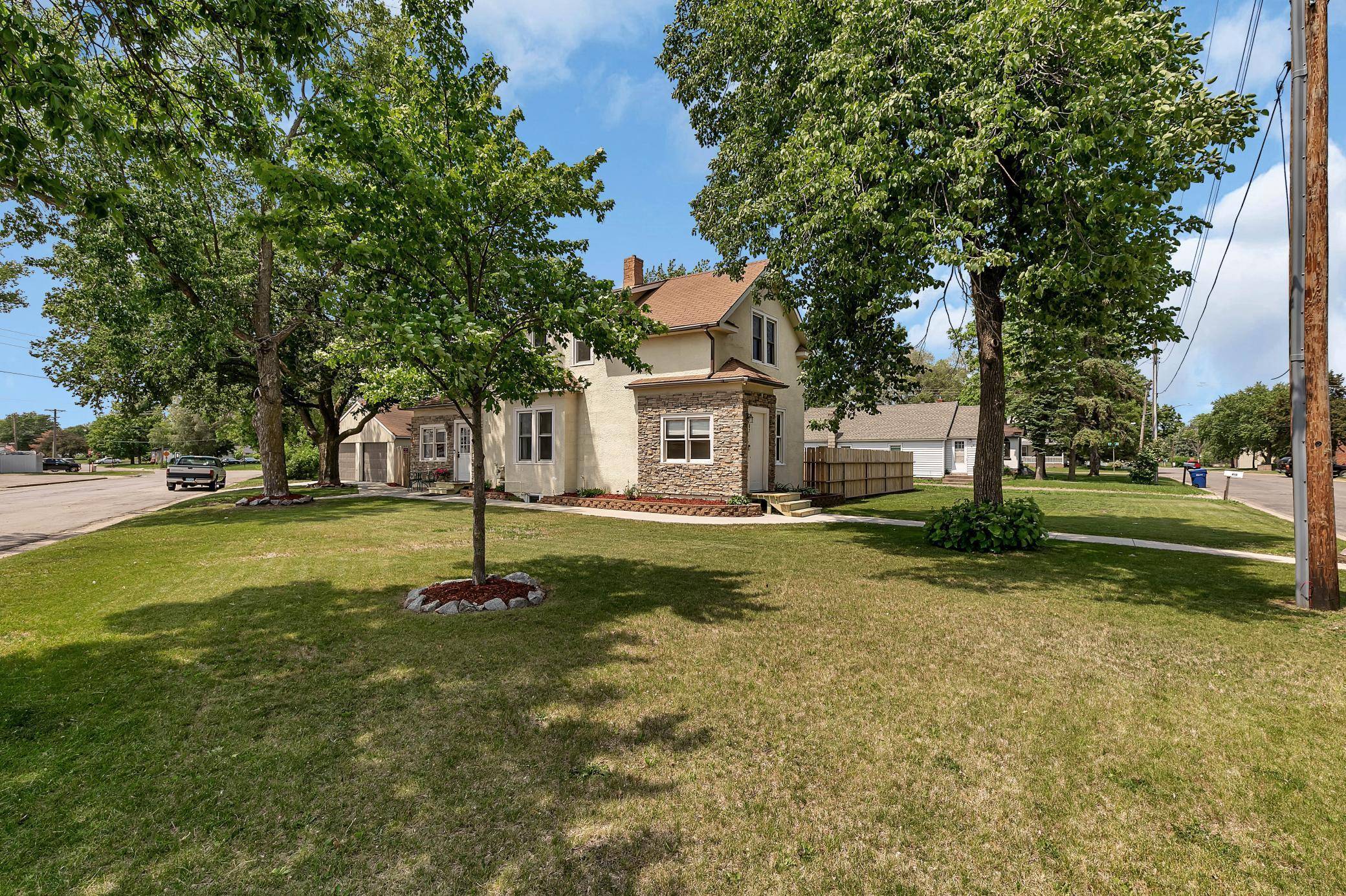 Saint Cloud, MN 56303,607 23rd AVE N