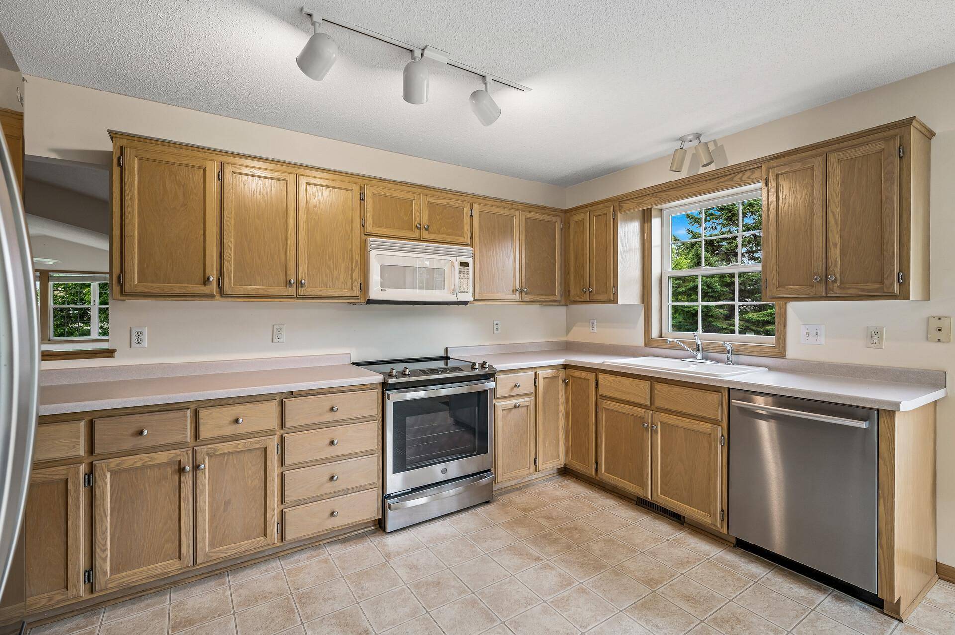 Mahtomedi, MN 55115,164 Wedgewood DR