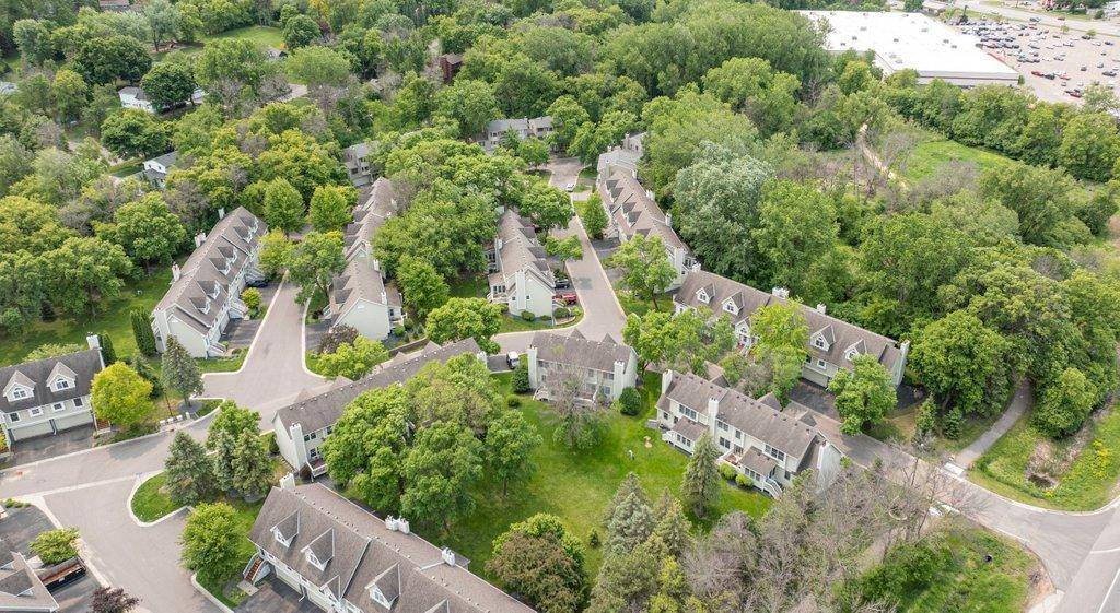 Minnetonka, MN 55345,4906 Bayswater RD