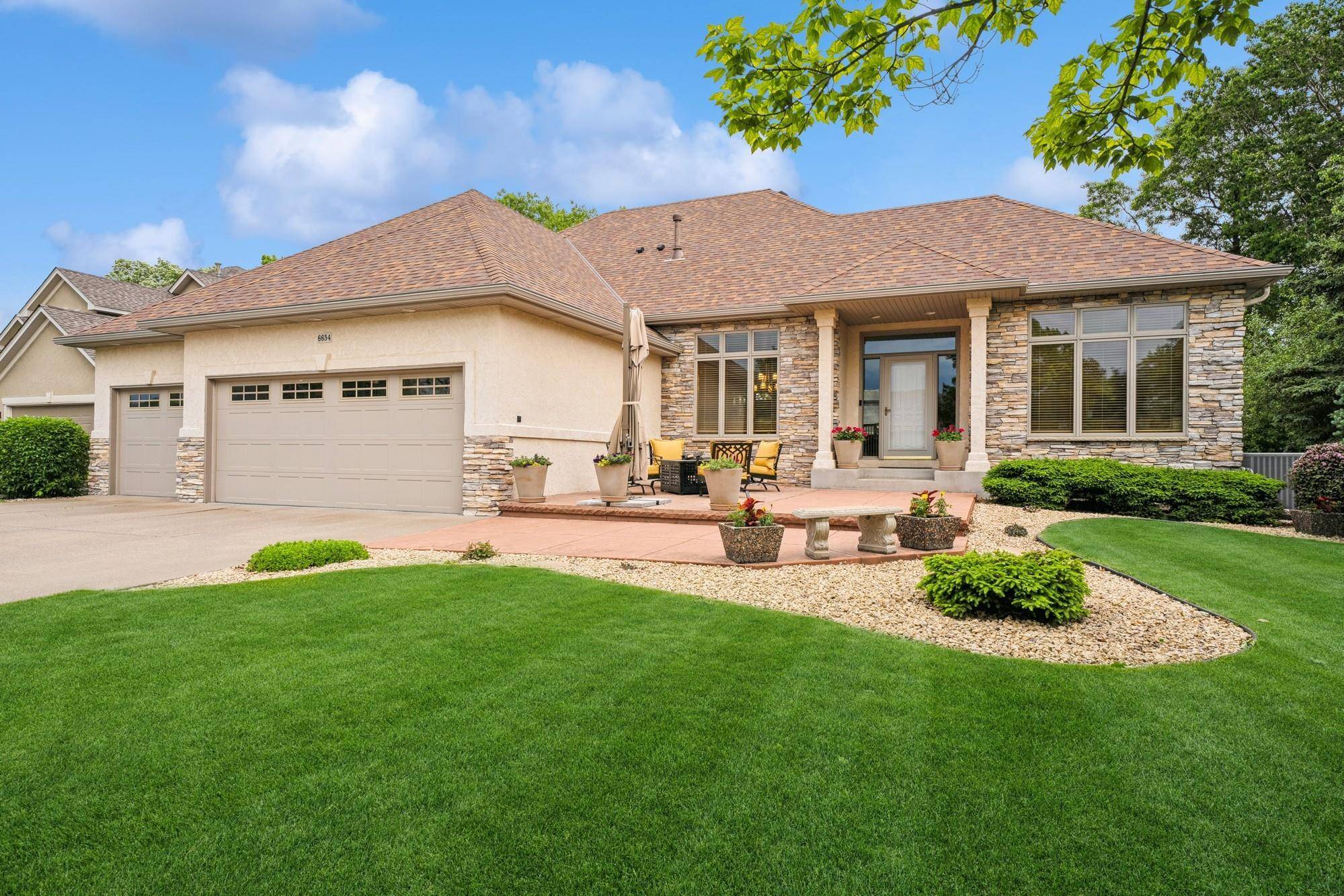 Maple Grove, MN 55311,6654 Orchid LN N