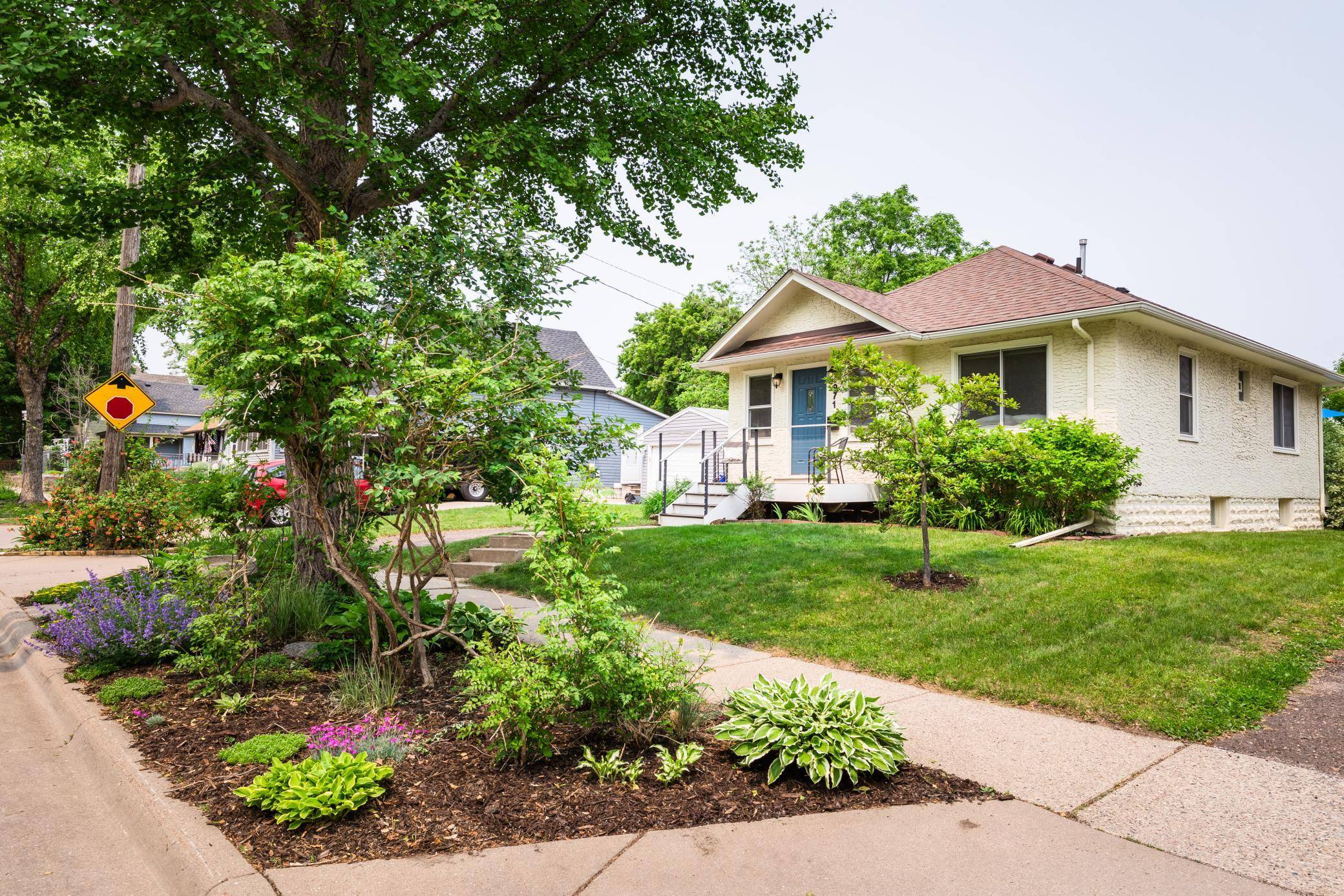 Saint Paul, MN 55106,971 Mclean AVE