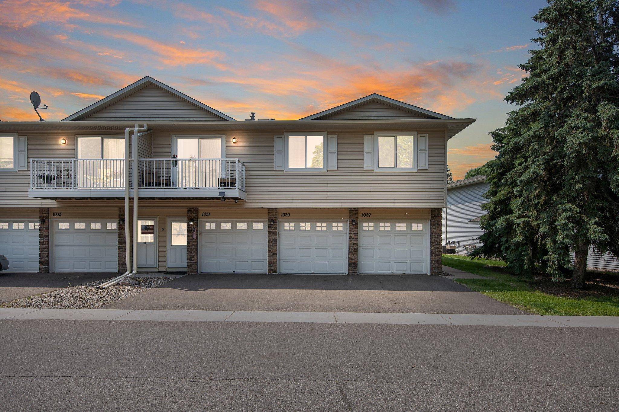 Vadnais Heights, MN 55127,1029 Pond View CT