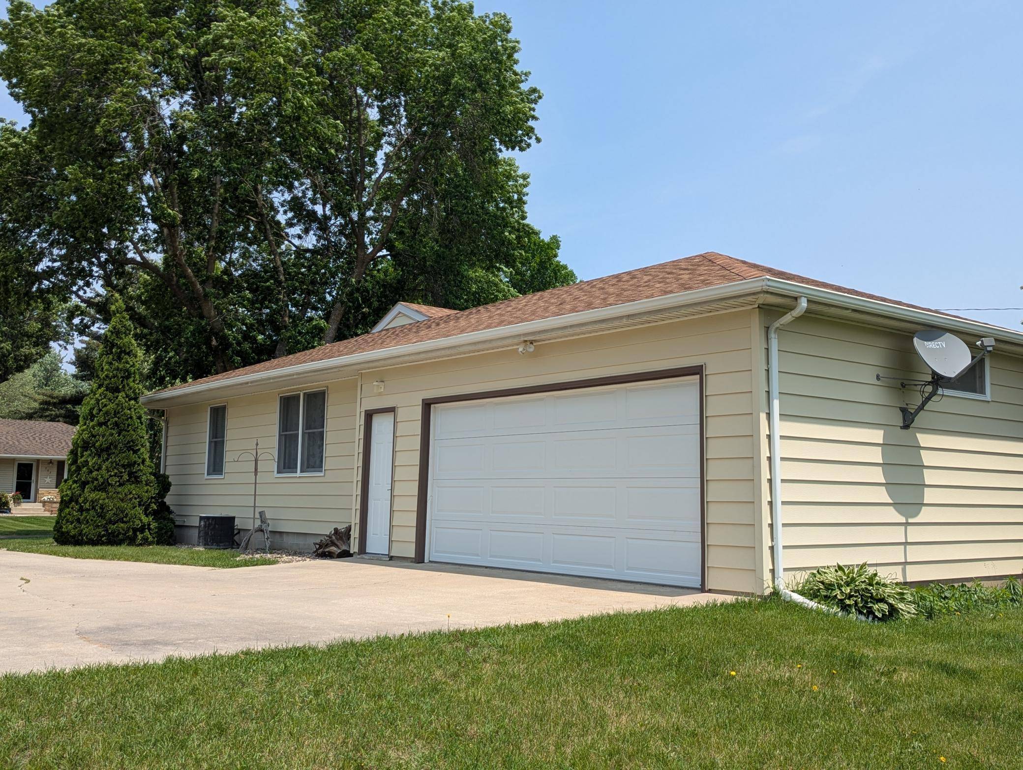 Albert Lea, MN 56007,702 Hills LN