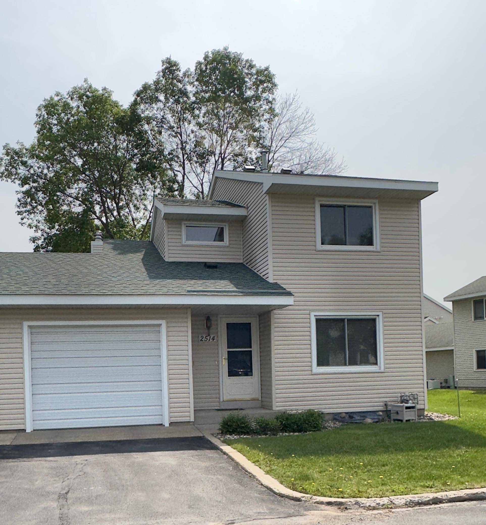 Saint Cloud, MN 56303,2514 Stearns WAY
