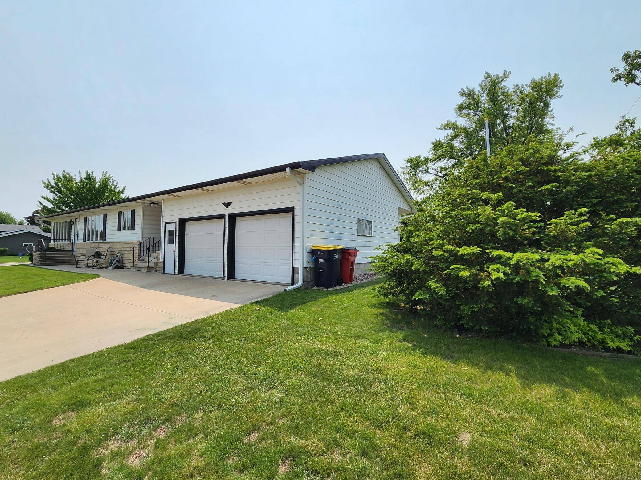 Plainview, MN 55964,25 3rd AVE NE