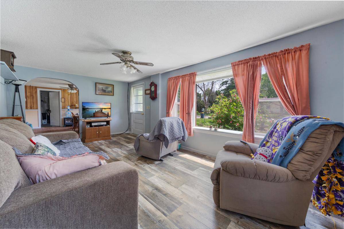 Faribault, MN 55021,1034 8th ST NW