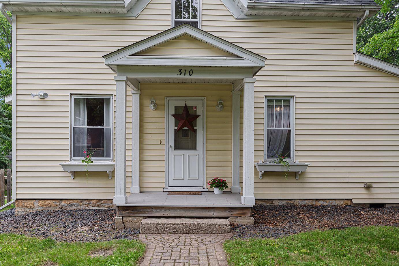 Cannon Falls, MN 55009,310 Belle ST W