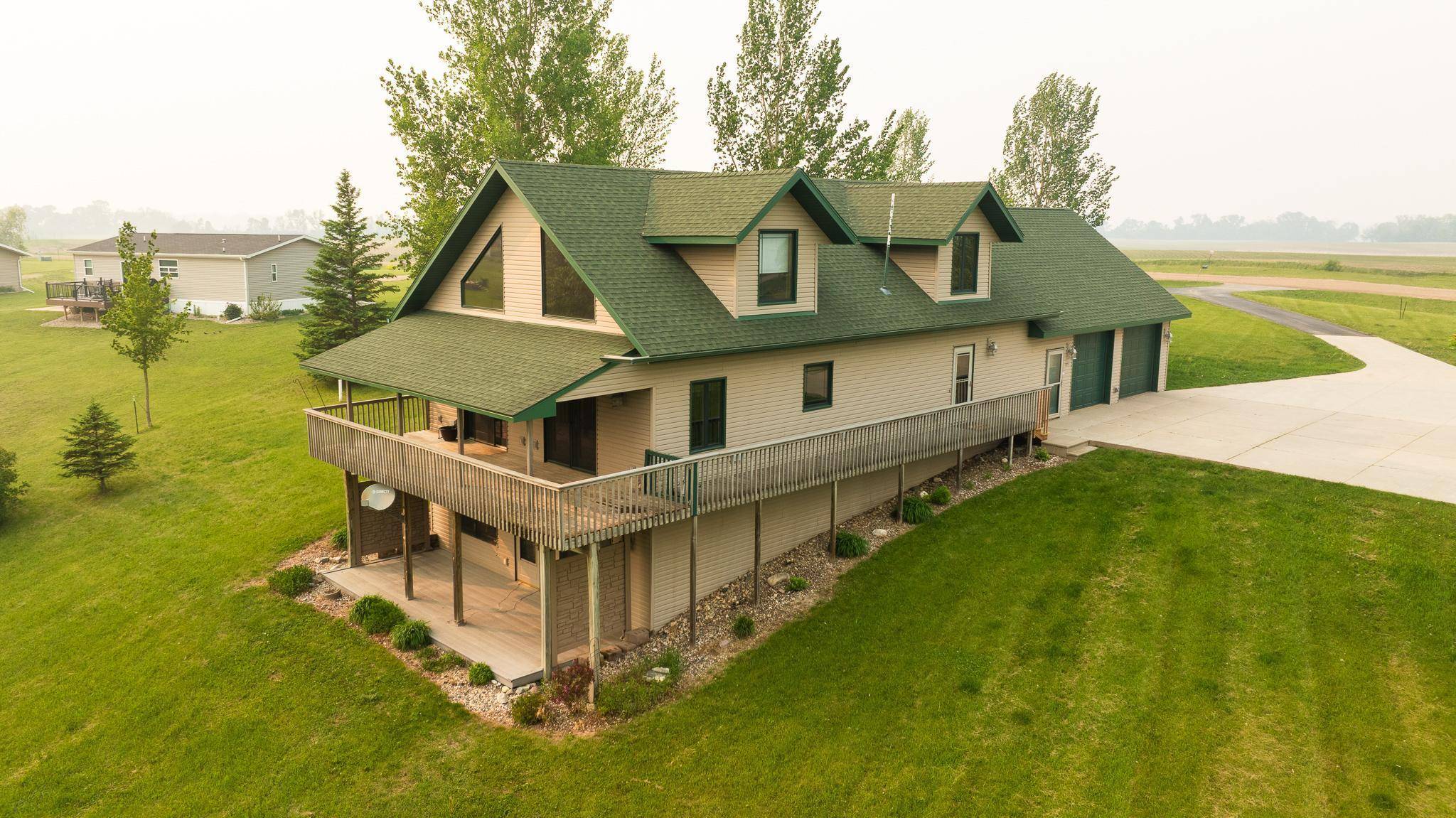 Underwood, MN 56586,121 N Shore DR