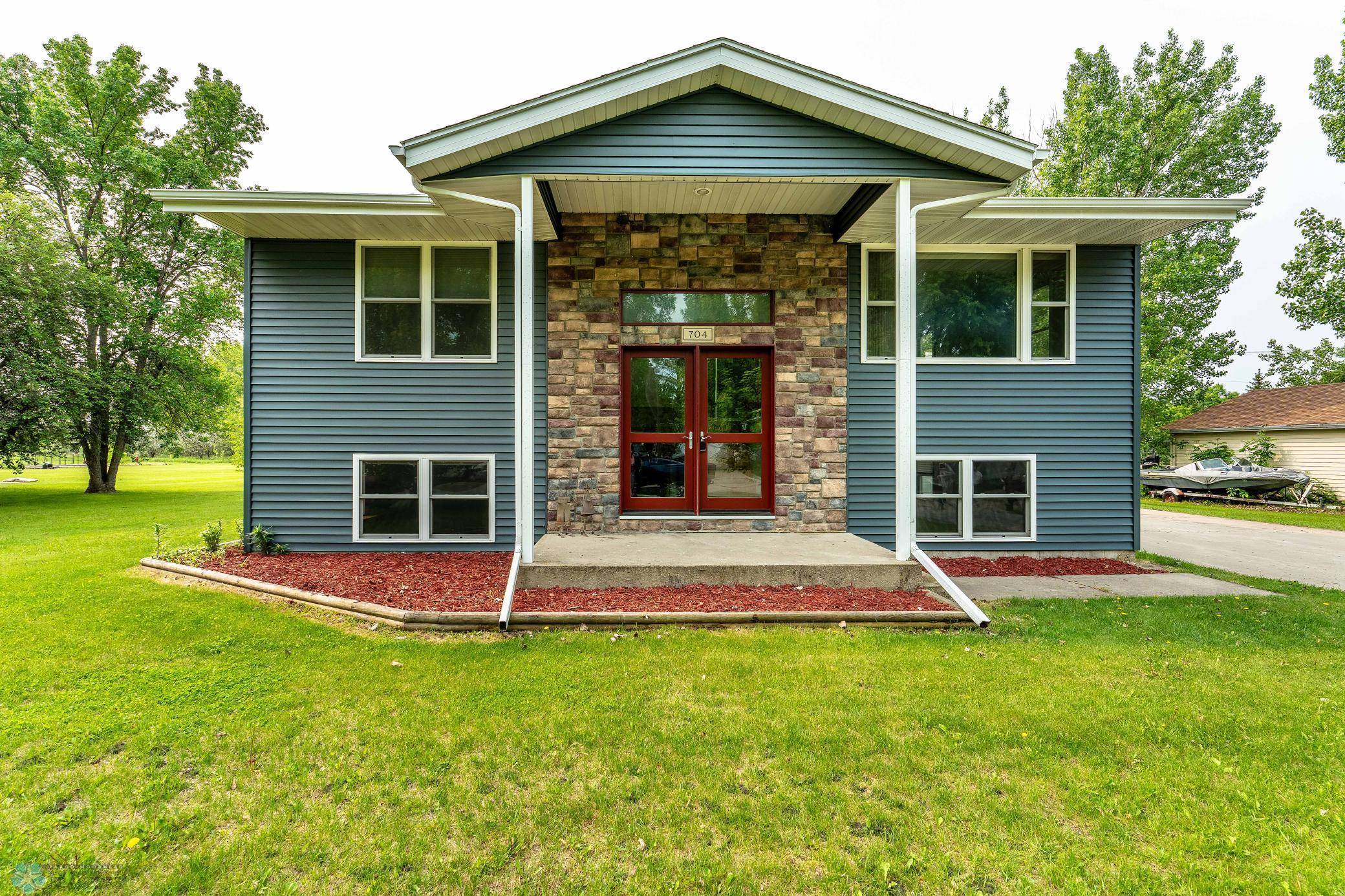 Barnesville, MN 56514,704 9th AVE SE