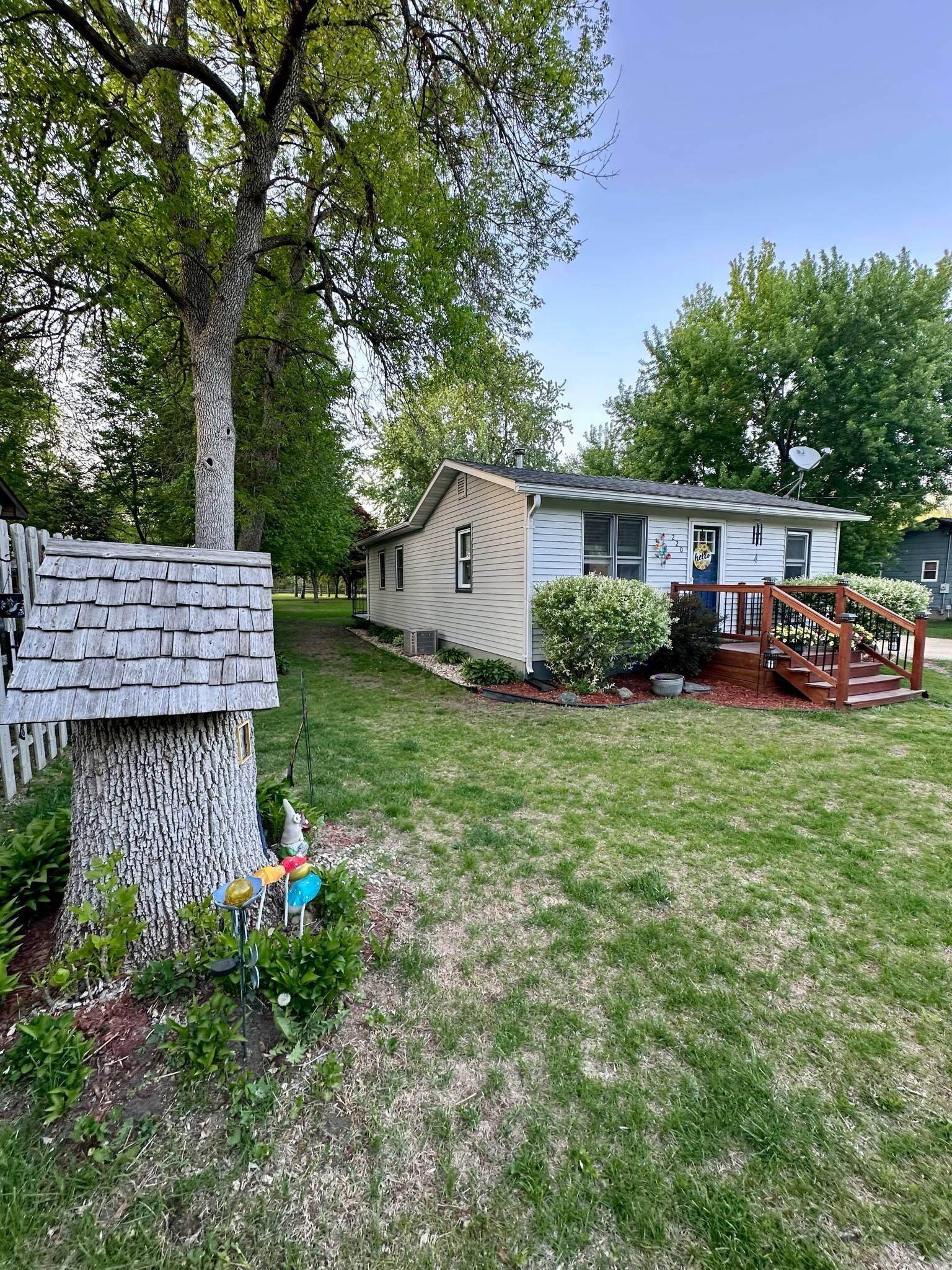 Glenville, MN 56036,220 2nd ST NW