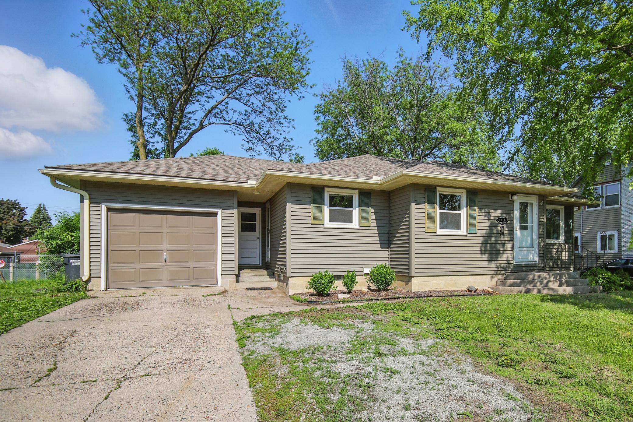 Owatonna, MN 55060,1016 S Oak AVE