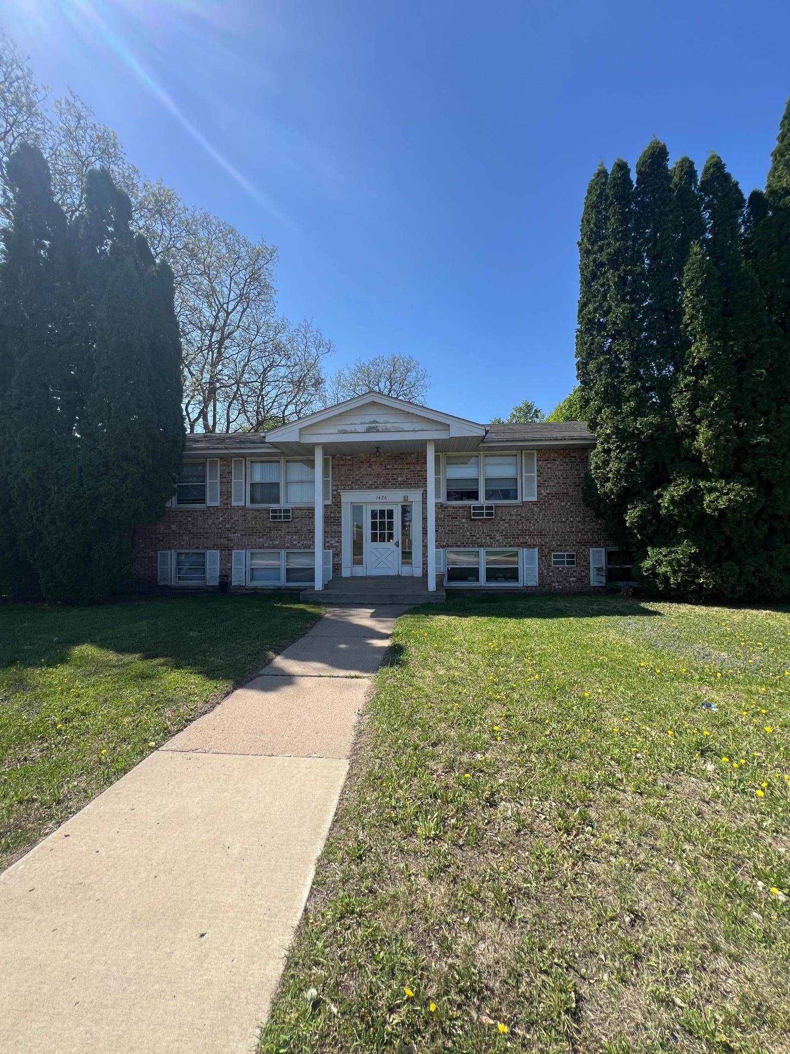 Maplewood, MN 55109,1426 Frost AVE