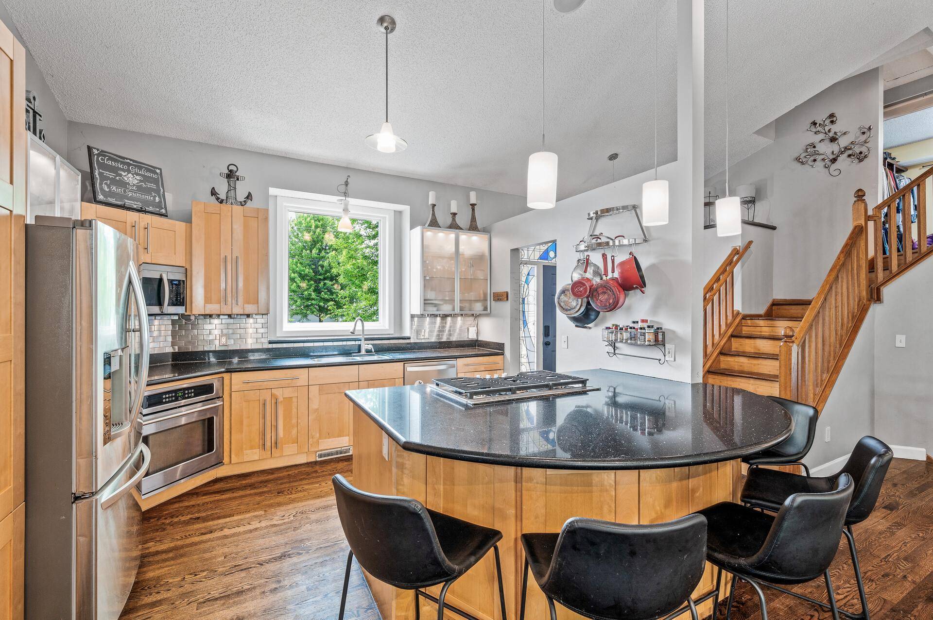 West Saint Paul, MN 55118,1439 Oakdale AVE