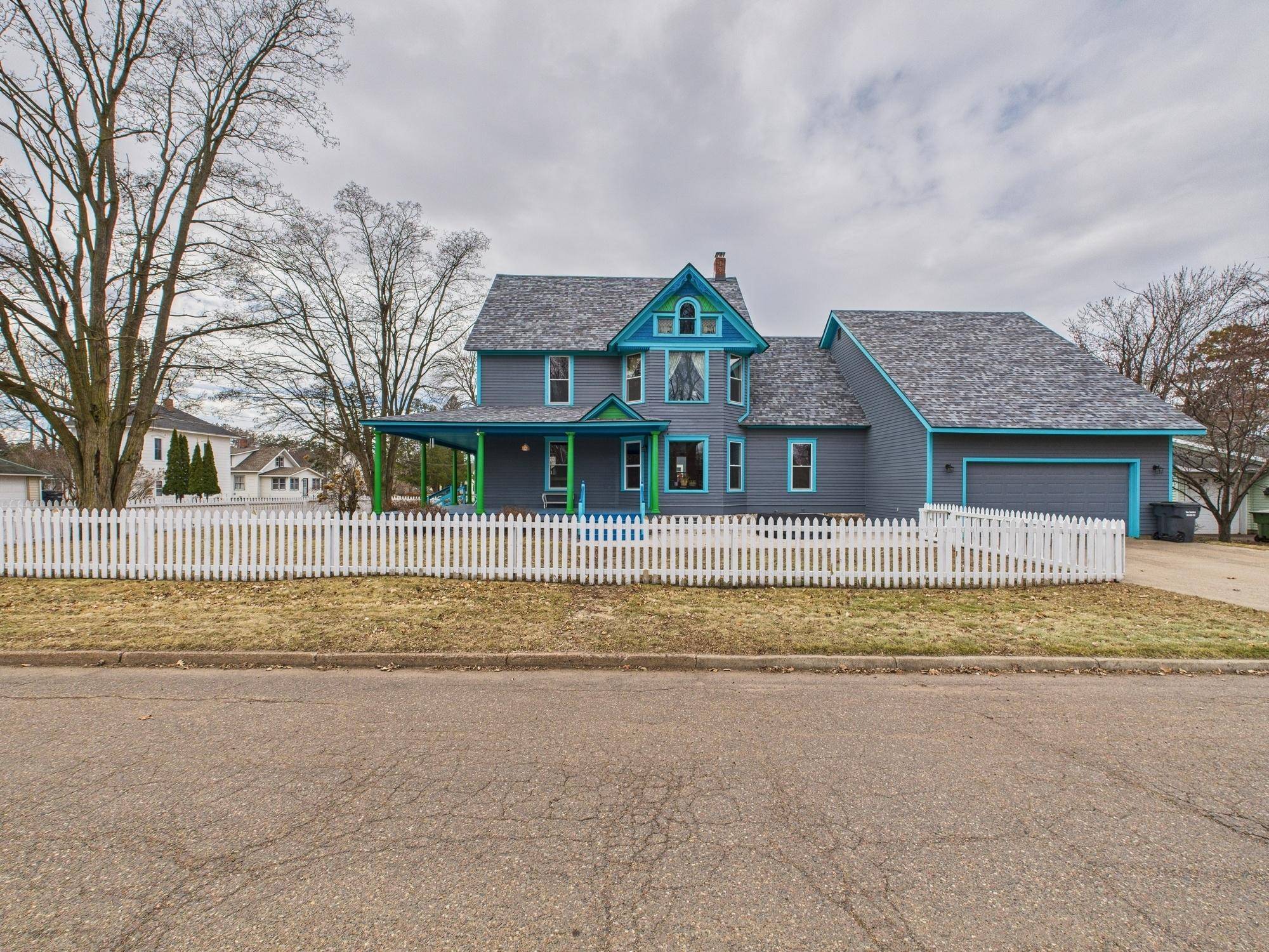 Pine City, MN 55063,905 3rd AVE SW