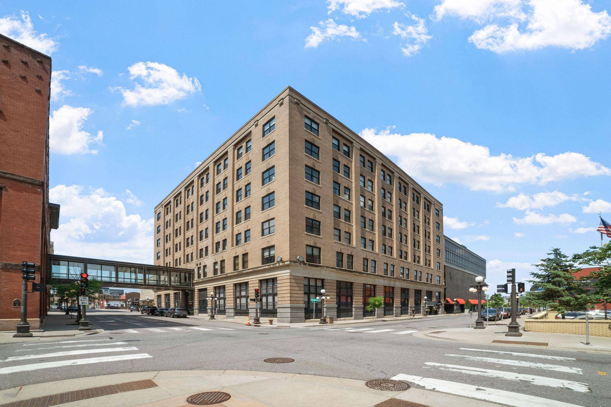 Saint Paul, MN 55101,406 Wacouta ST #601