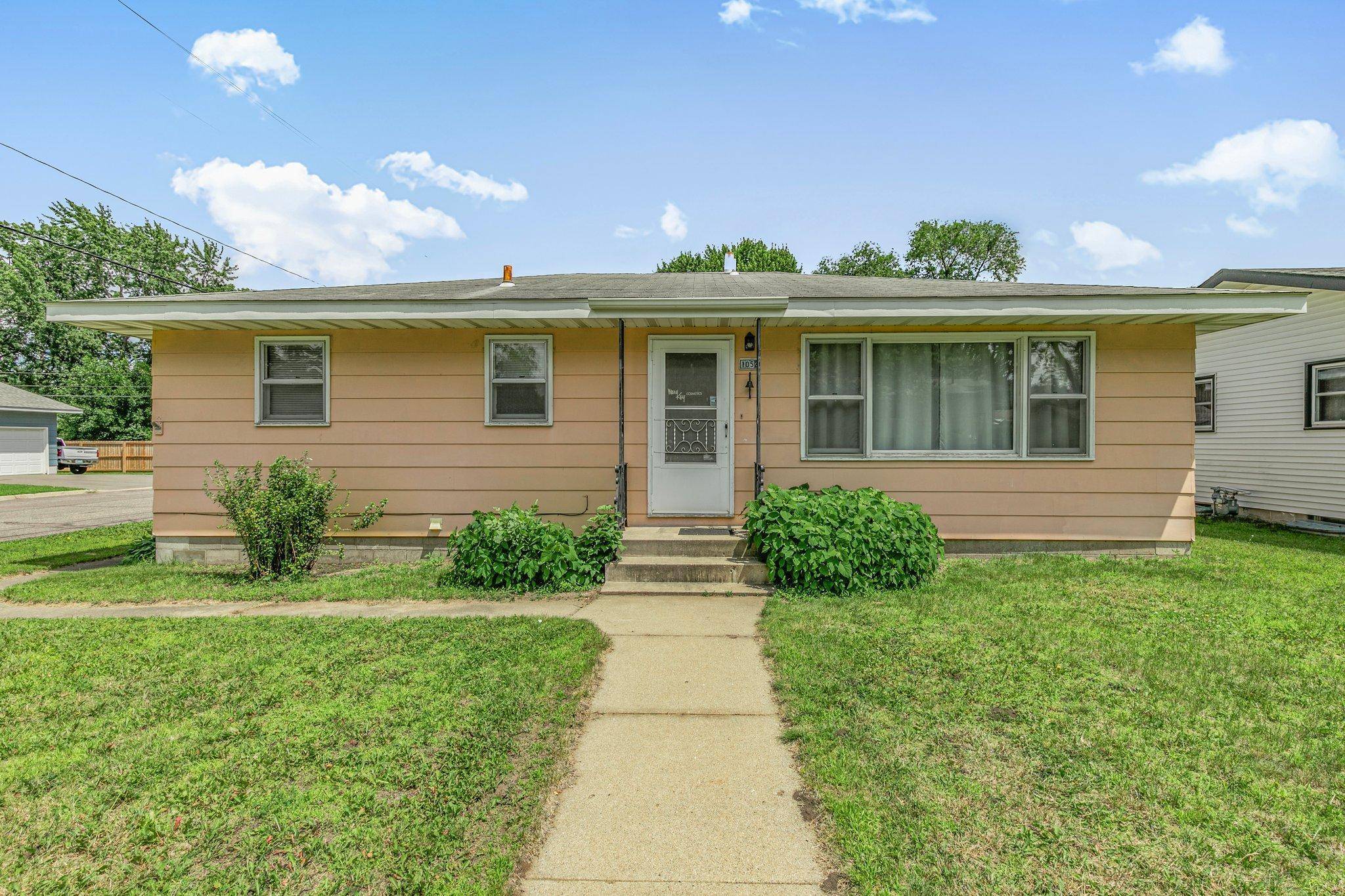 Saint Cloud, MN 56303,1052 36th AVE N