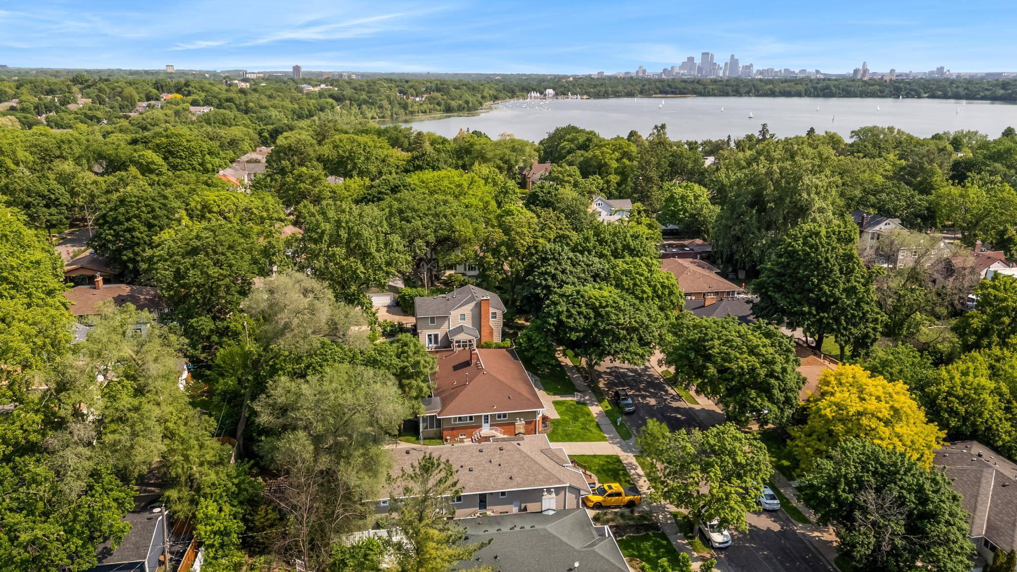 Minneapolis, MN 55410,4922 Sheridan AVE S