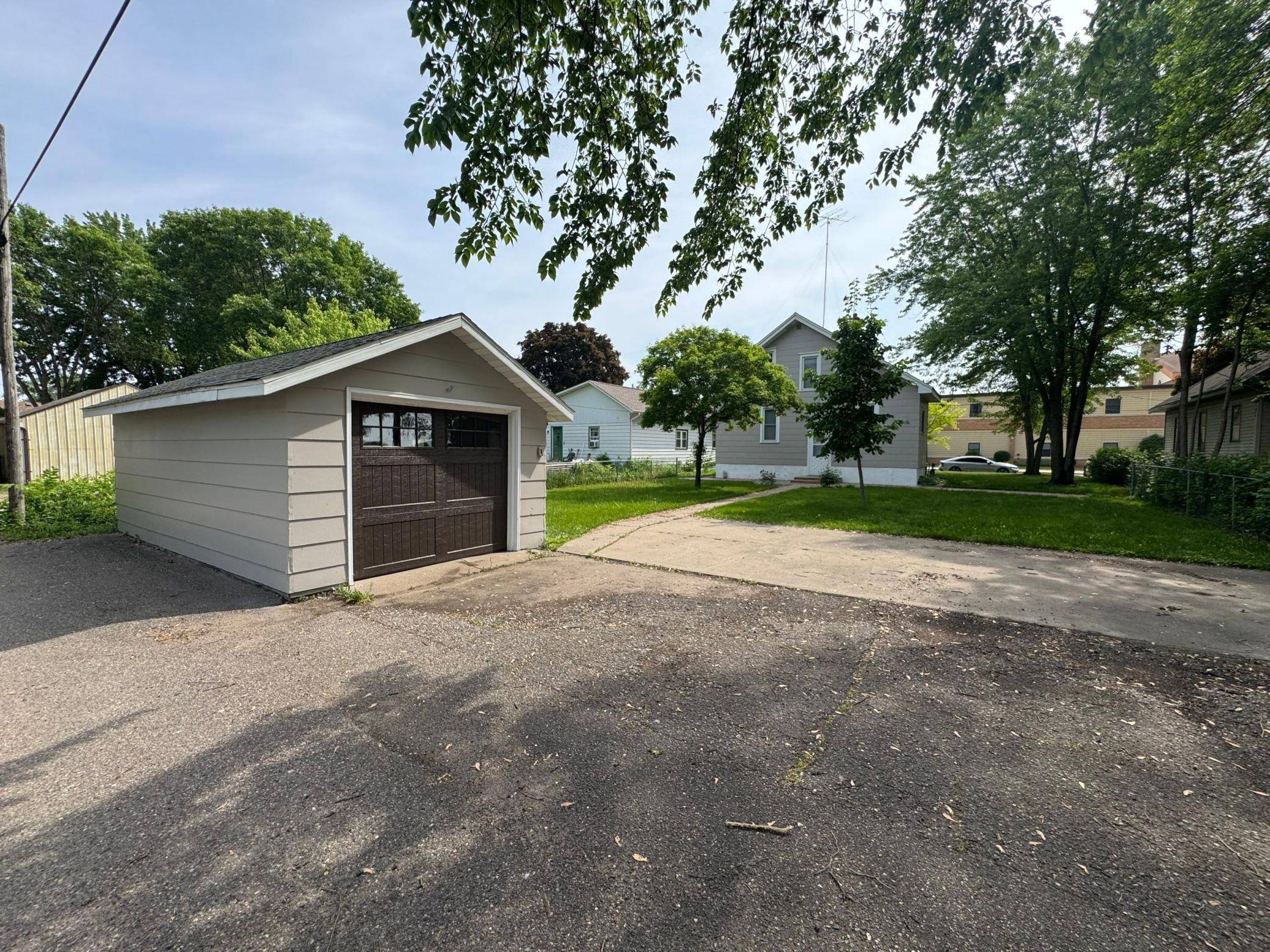 Waite Park, MN 56387,125 6th AVE N