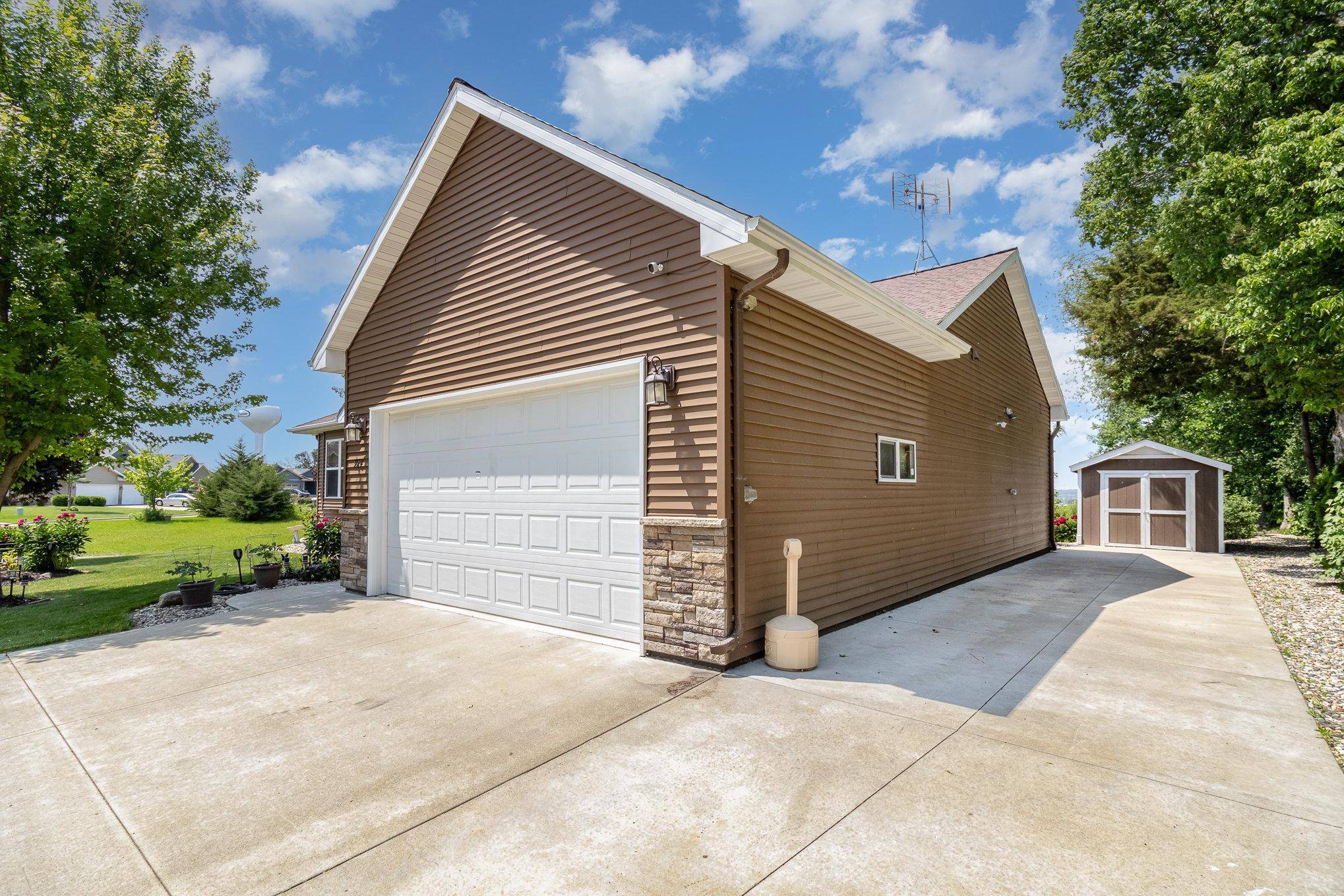 Belle Plaine, MN 56011,924 Mallard LN