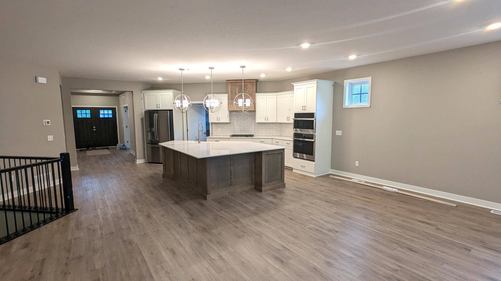 Lake Elmo, MN 55042,1725 Royal BLVD N