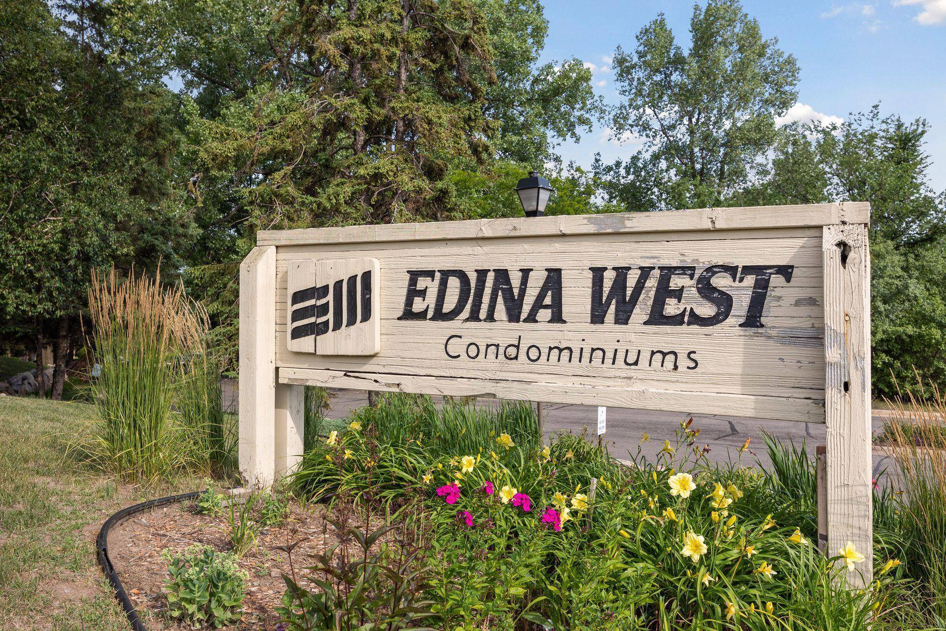 Edina, MN 55436,6115 Lincoln DR #154