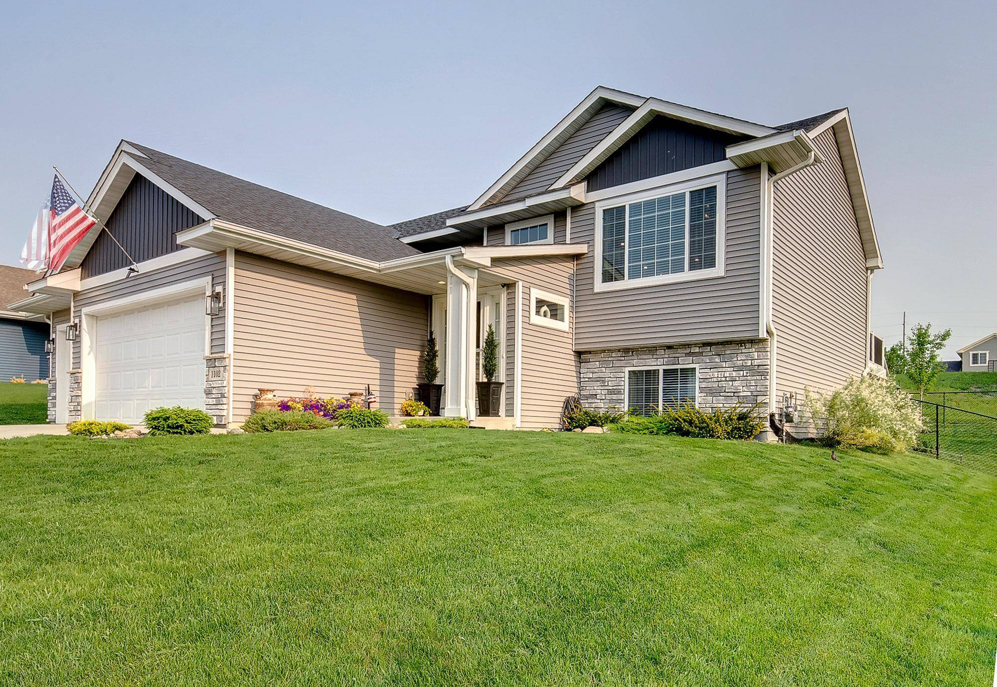 New Prague, MN 56071,1102 Tikalsky ST SE