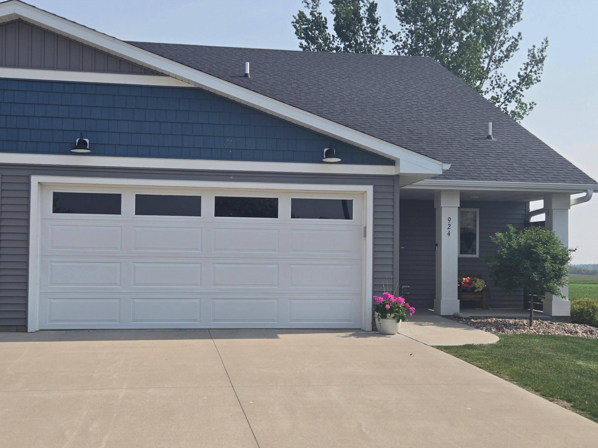 Hayfield, MN 55940,924 3rd AVE SE
