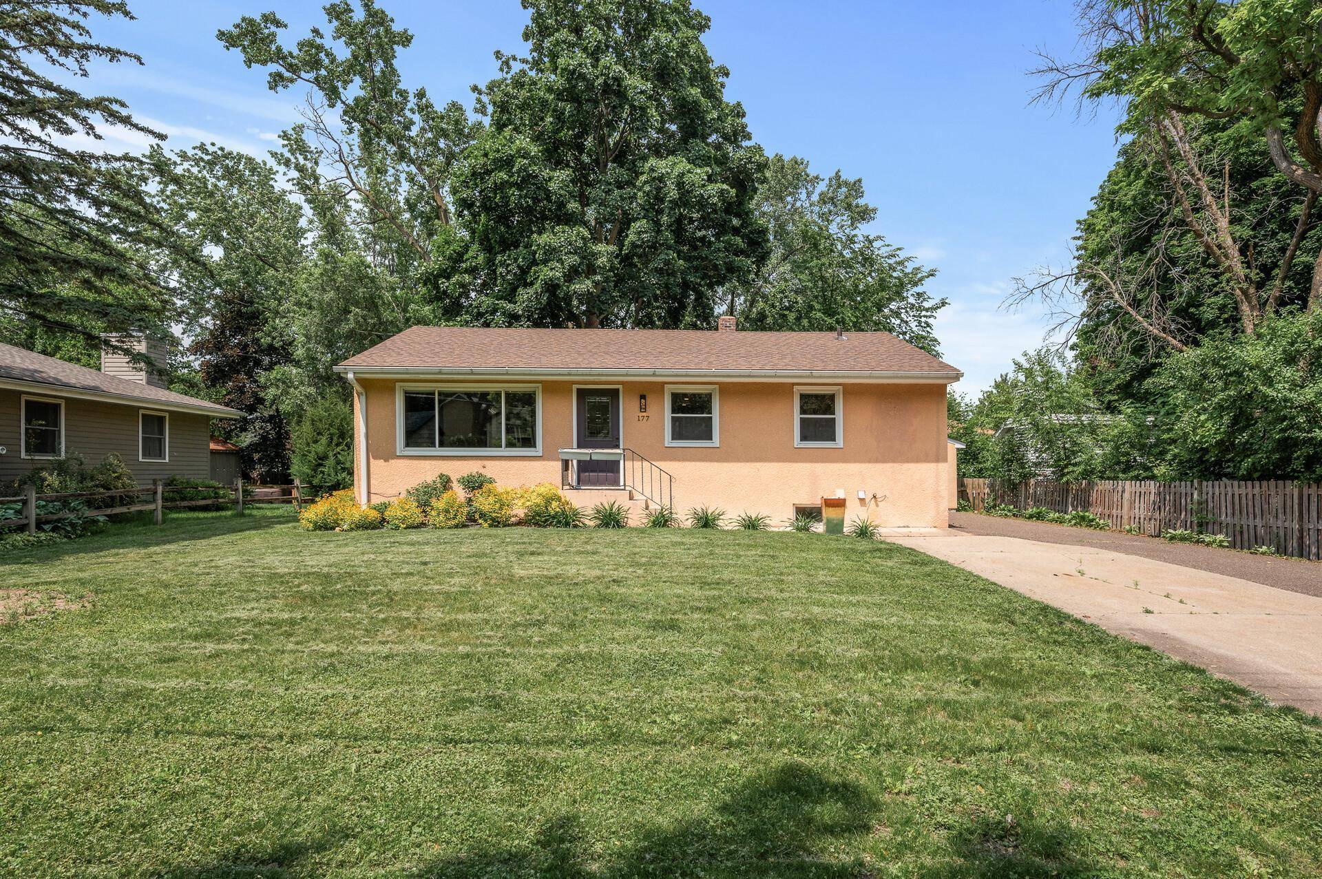 Mahtomedi, MN 55115,177 Kale ST