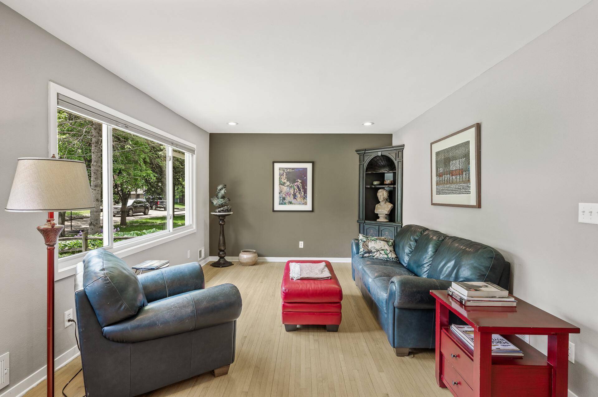Mahtomedi, MN 55115,177 Kale ST