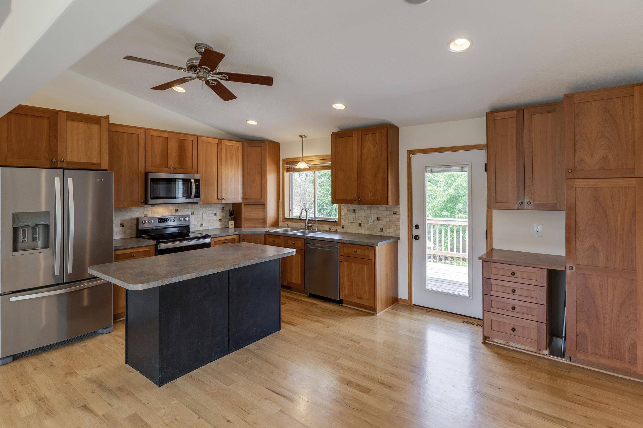 Shakopee, MN 55379,217 Hickory LN E