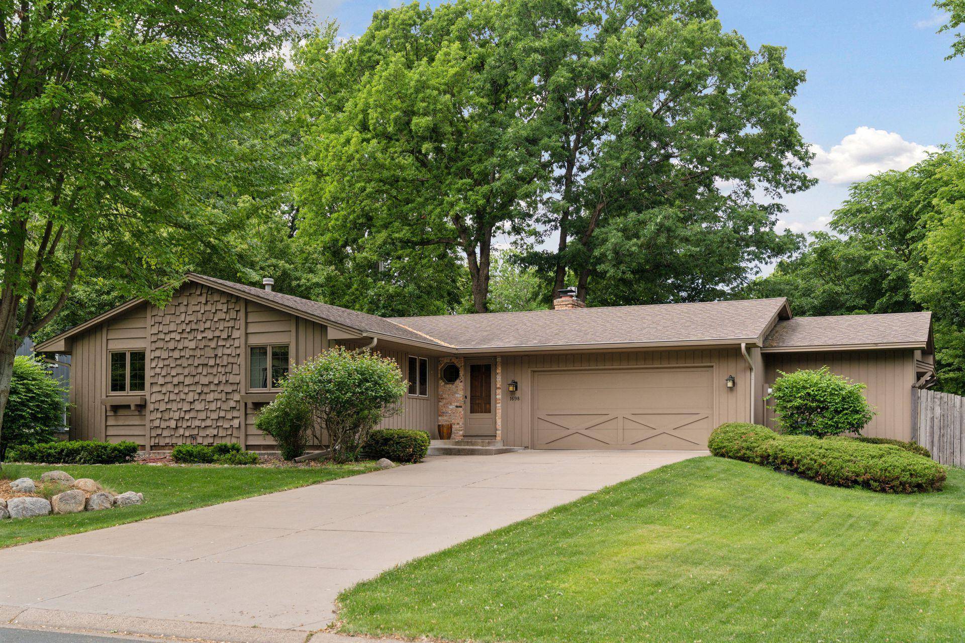 New Brighton, MN 55112,1698 Roxanna LN