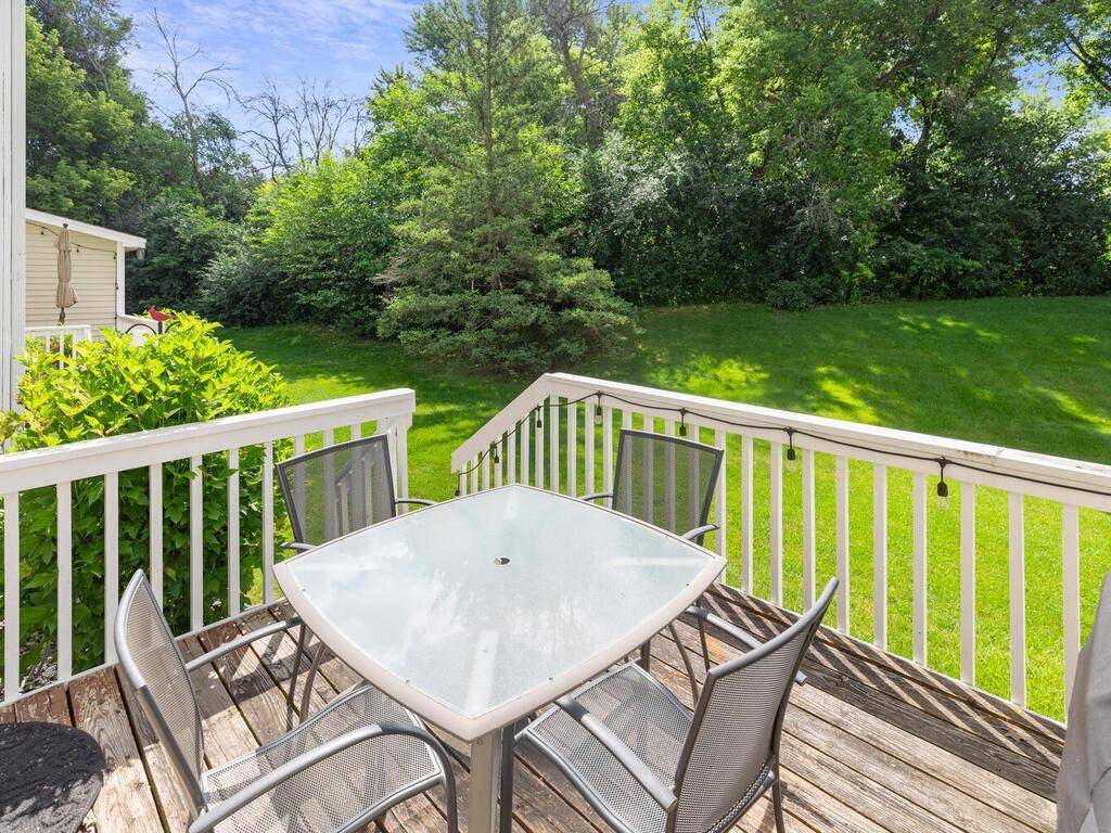 Minnetonka, MN 55345,17145 Sandy LN