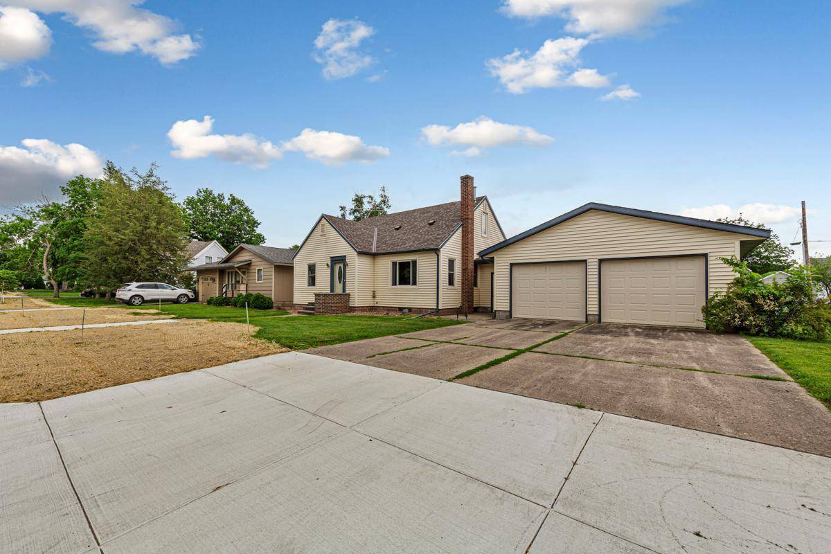 Arlington, MN 55307,608 W Alden ST