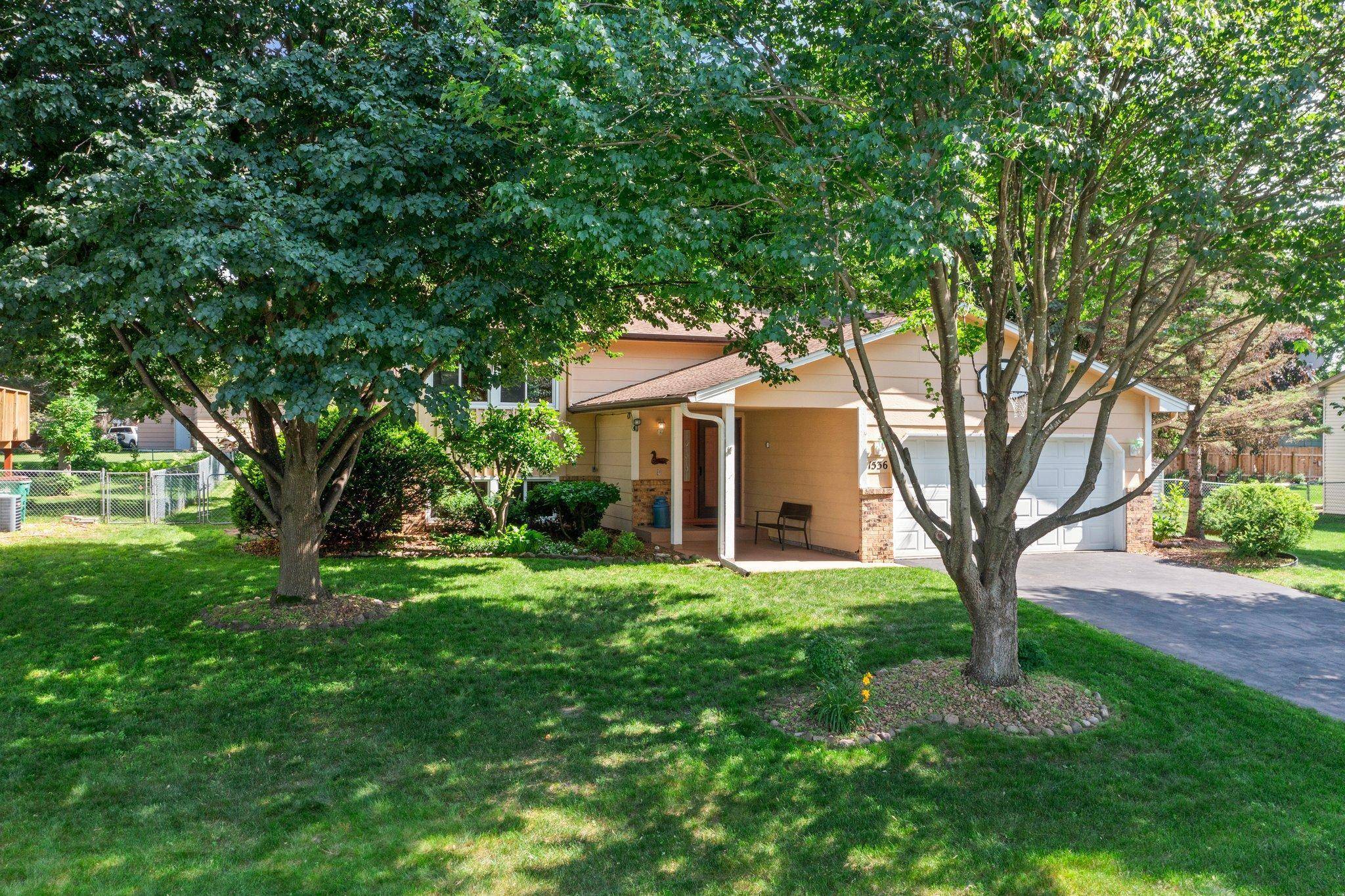 Shoreview, MN 55126,1536 Oakwood TER