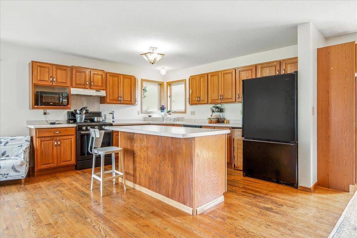 Oakdale, MN 55128,5492 Golfview PL N