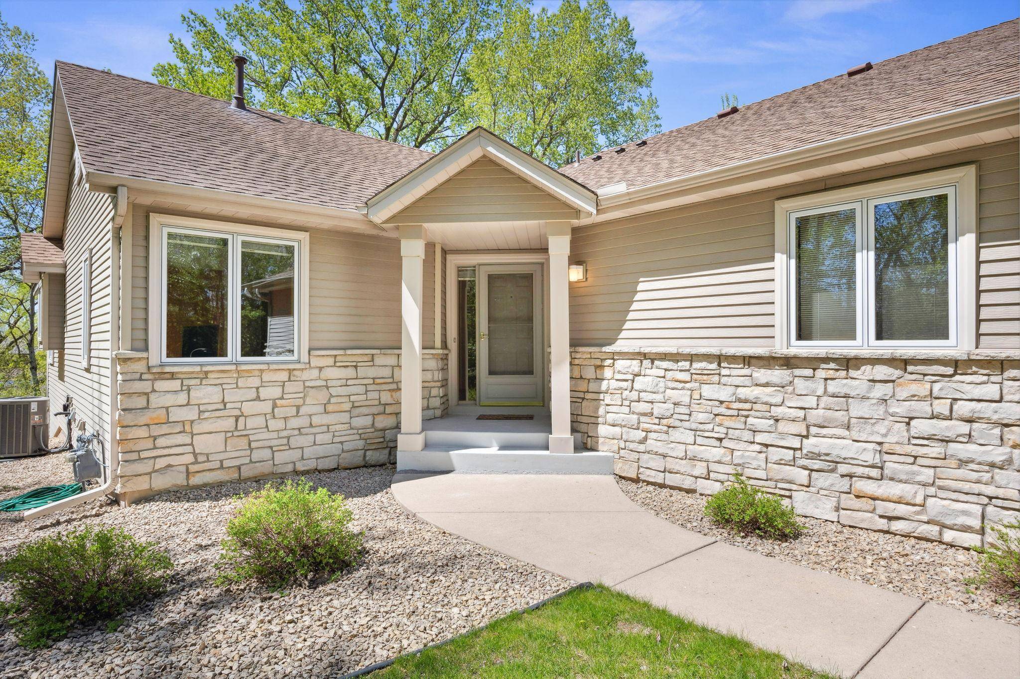 Plymouth, MN 55442,10715 57th AVE N